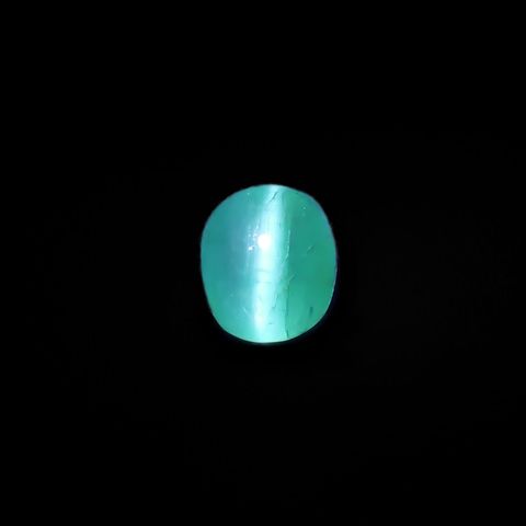 エメラルドキャッツアイ(宝石名エメラルド・キャッツアイ) コロンビア産 0.899ct ソ付(彩珠)[210711665]5.8×5mm前後