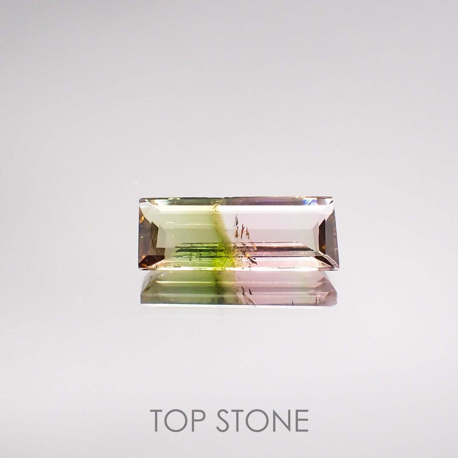 バイカラートルマリン ブラジル産 ルース 1.57ct[210711594]11.9×5mm前後