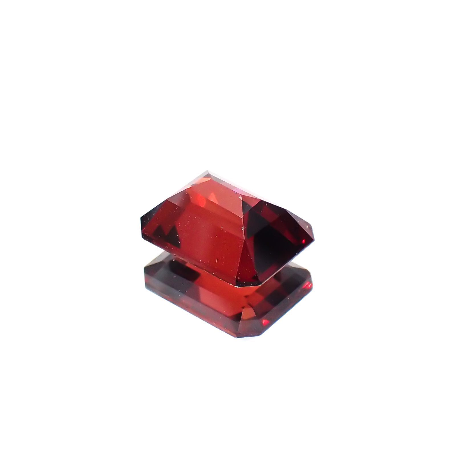 パイロープアルマンディンガーネット(宝石名パイロープ アルマンディン・ガーネット)ブラジル産 1.86ct 識別済[221219537]7.8x6mm前後