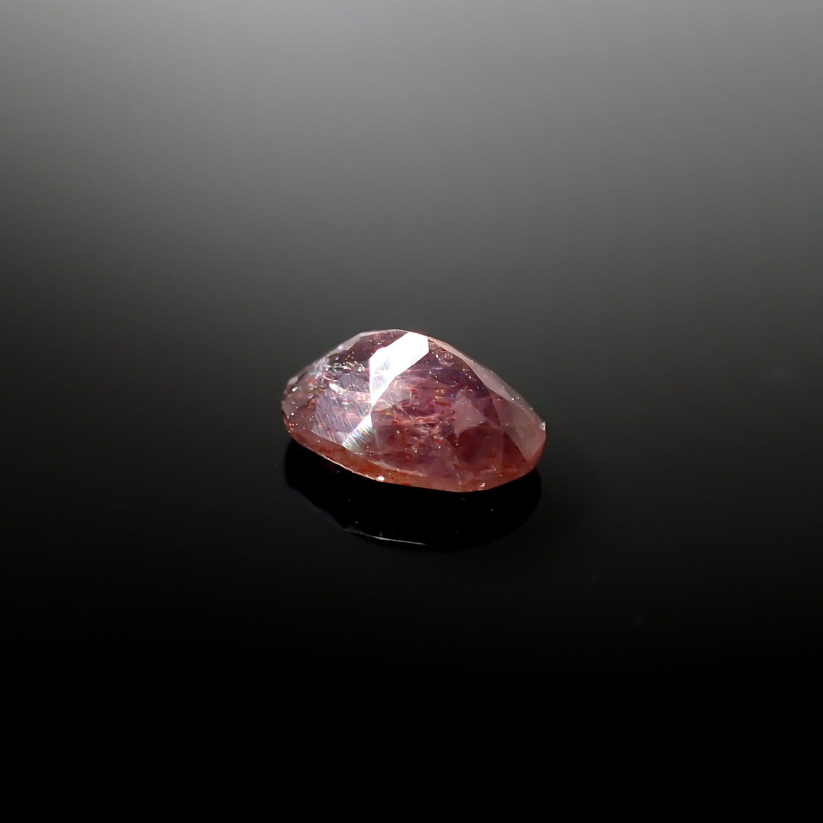 ブラッドショットアイオライト インド産 1.12ct [241129465]8.2x6.2mm前後