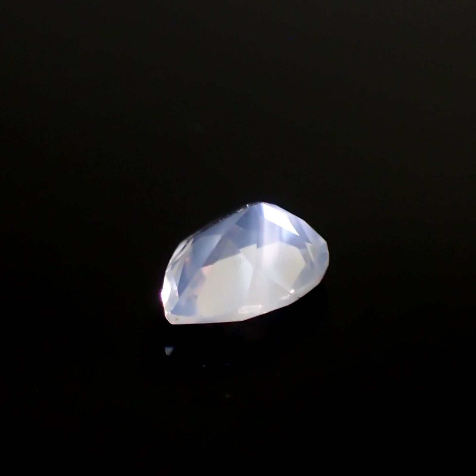 ムーンストーン(宝石名ムーンストーン)インド/スリランカ産 識別済 0.58ct / 7.1x5mm前後 [211113669]