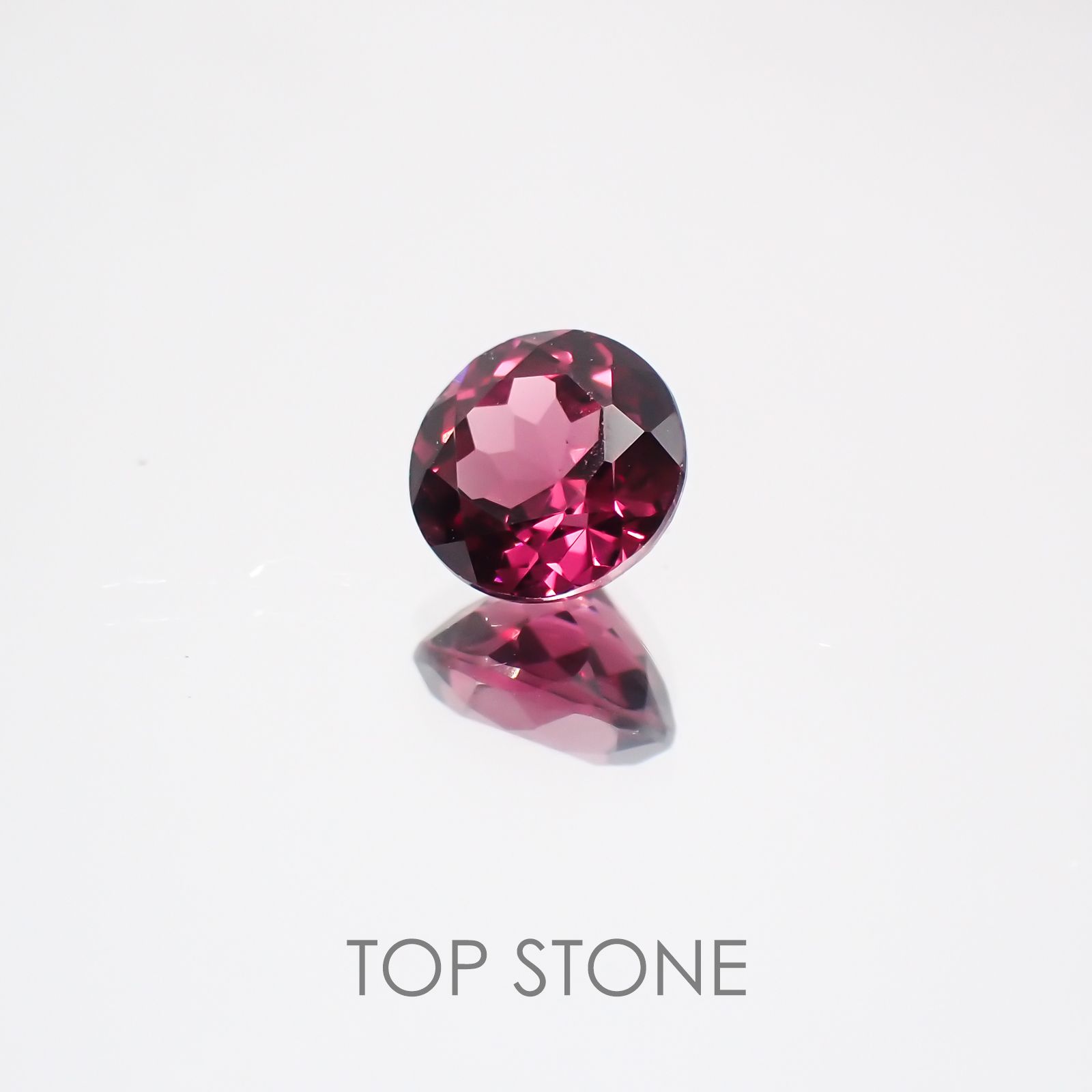 カラーチェンジマラヤガーネット(宝石名ガーネット) タンザニア産 1.17ct 識別済[21059661]6.1×6.1mm前後