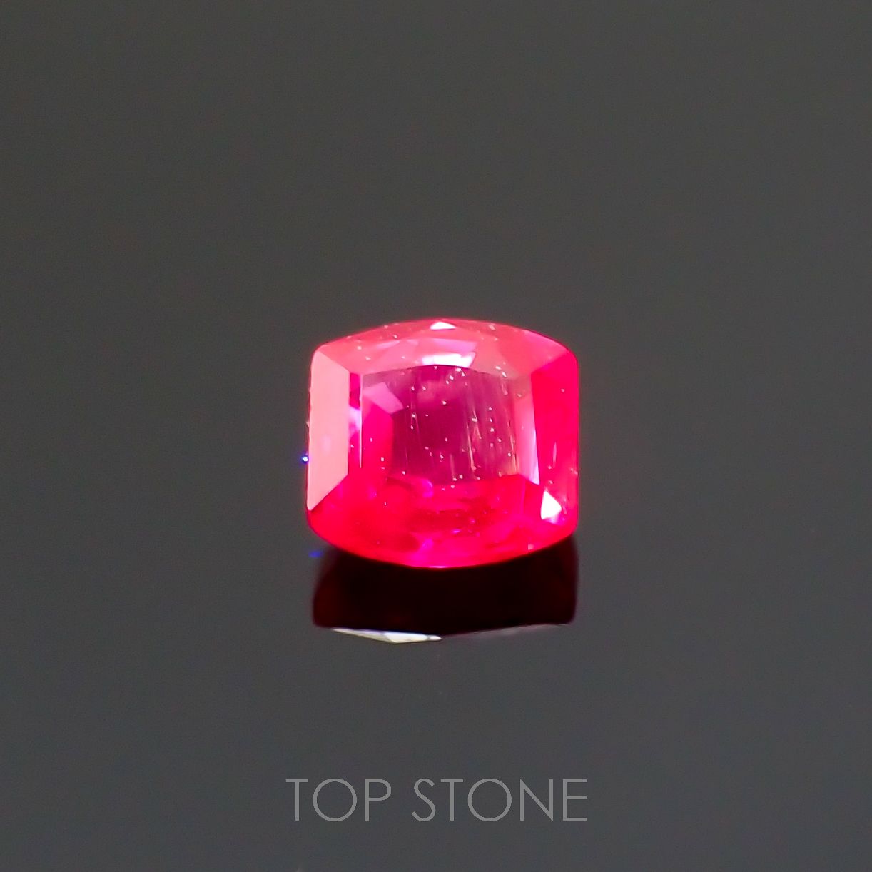 ルビー モザンビーク/ビルマ産 0.14ct[220616209]2.8x2.7mm前後