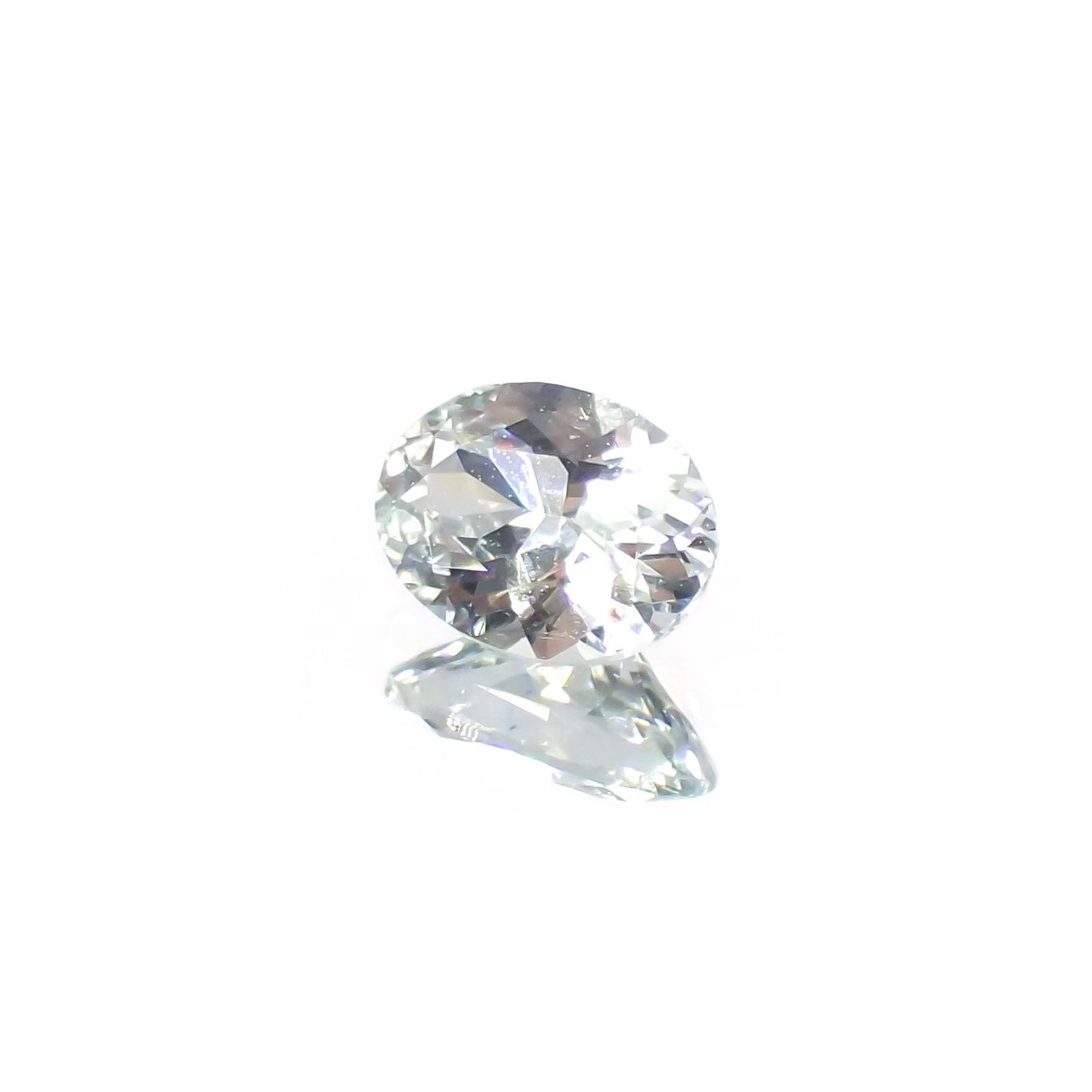 アイスブルーサファイア(宝石名サファイア)スリランカ/マダガスカル産 識別済 0.36ct / 5.1x3.8mm前後 [230421396]