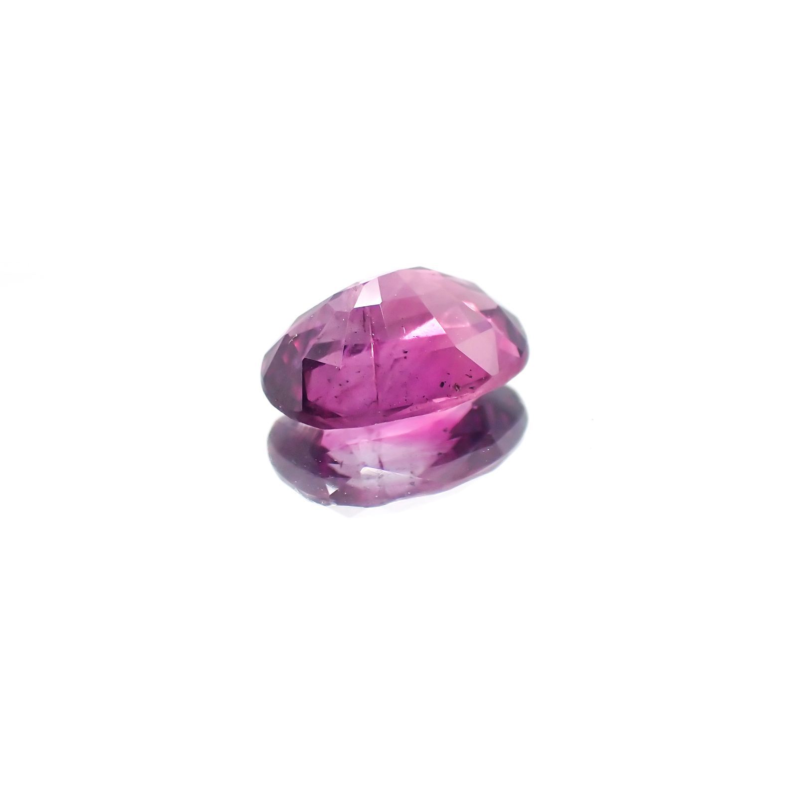 パープルサファイア(宝石名パープル・サファイア)パキスタン・カシミール地方産 1.710ct ソ付(彩珠)[231124084]8.4x6.2mm前後