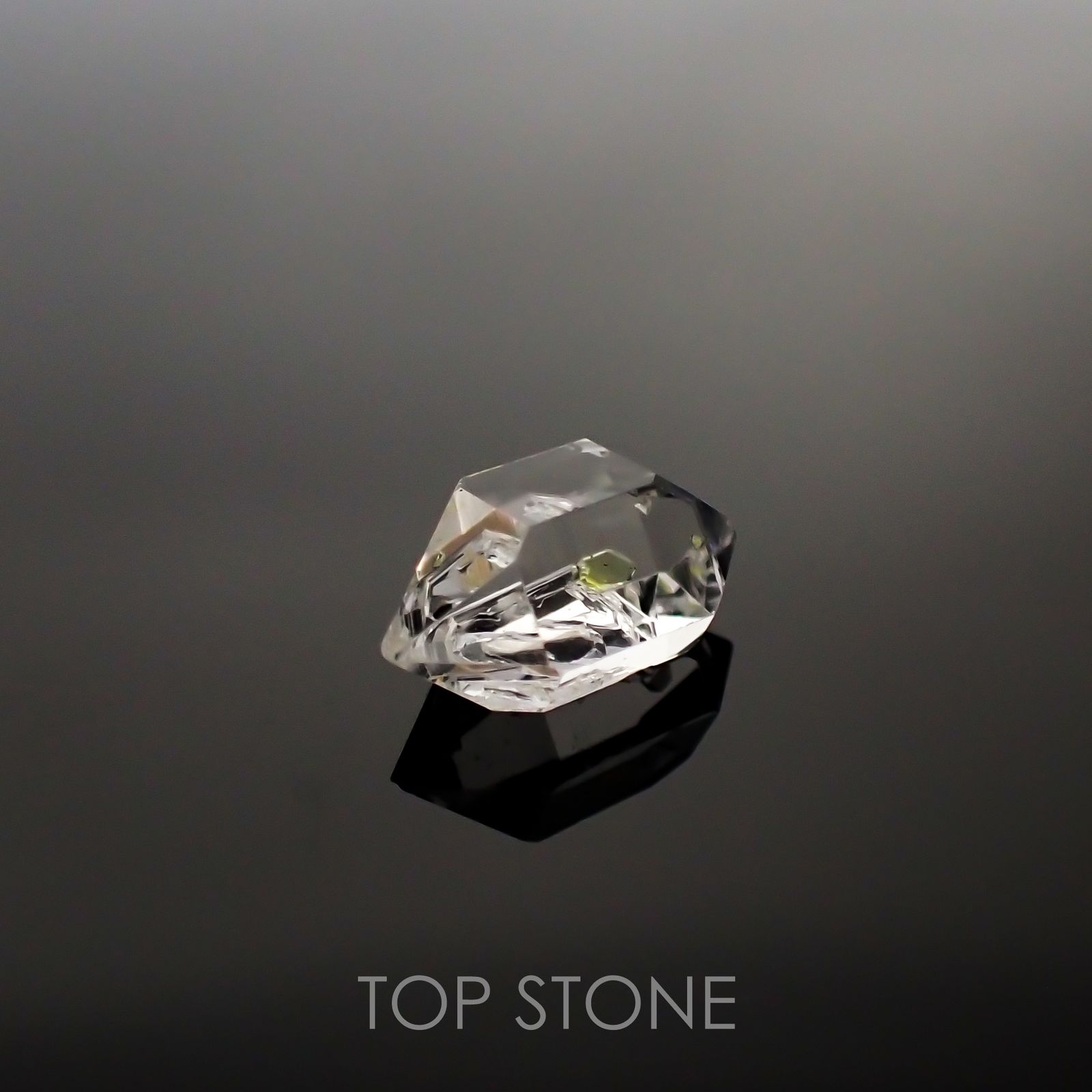 オイルインクォーツ パキスタン産 ルース 3.42ct[210911441]13×7.5mm前後