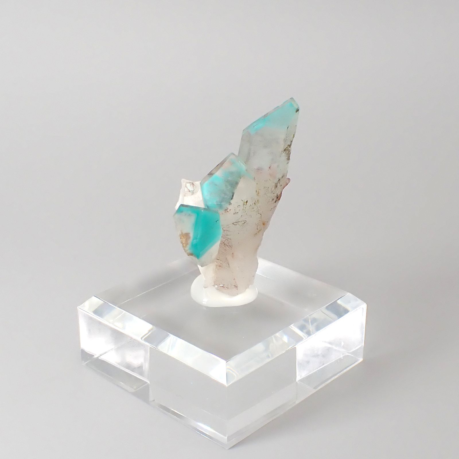 アホイトインクォーツ原石 南アフリカ・メッシーナ鉱山産 アクリル台座付き 97.35ct(19.47g) / 31x28x47.5mm前後 [260532291]