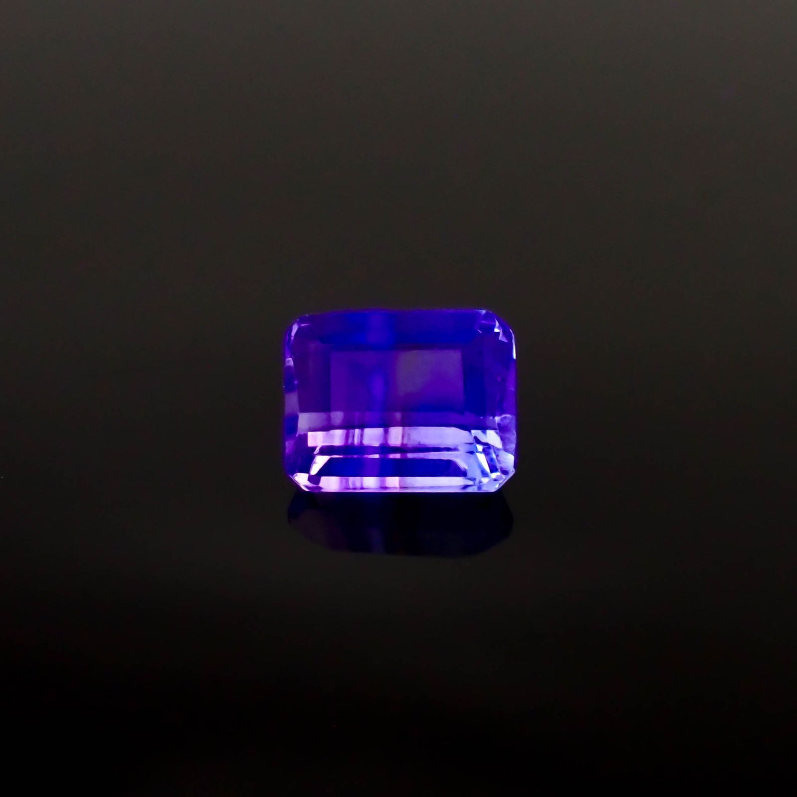 パーティカラーフローライト フルオレッセンス ブラジル産 2.93ct[240828647]8.8x7mm前後
