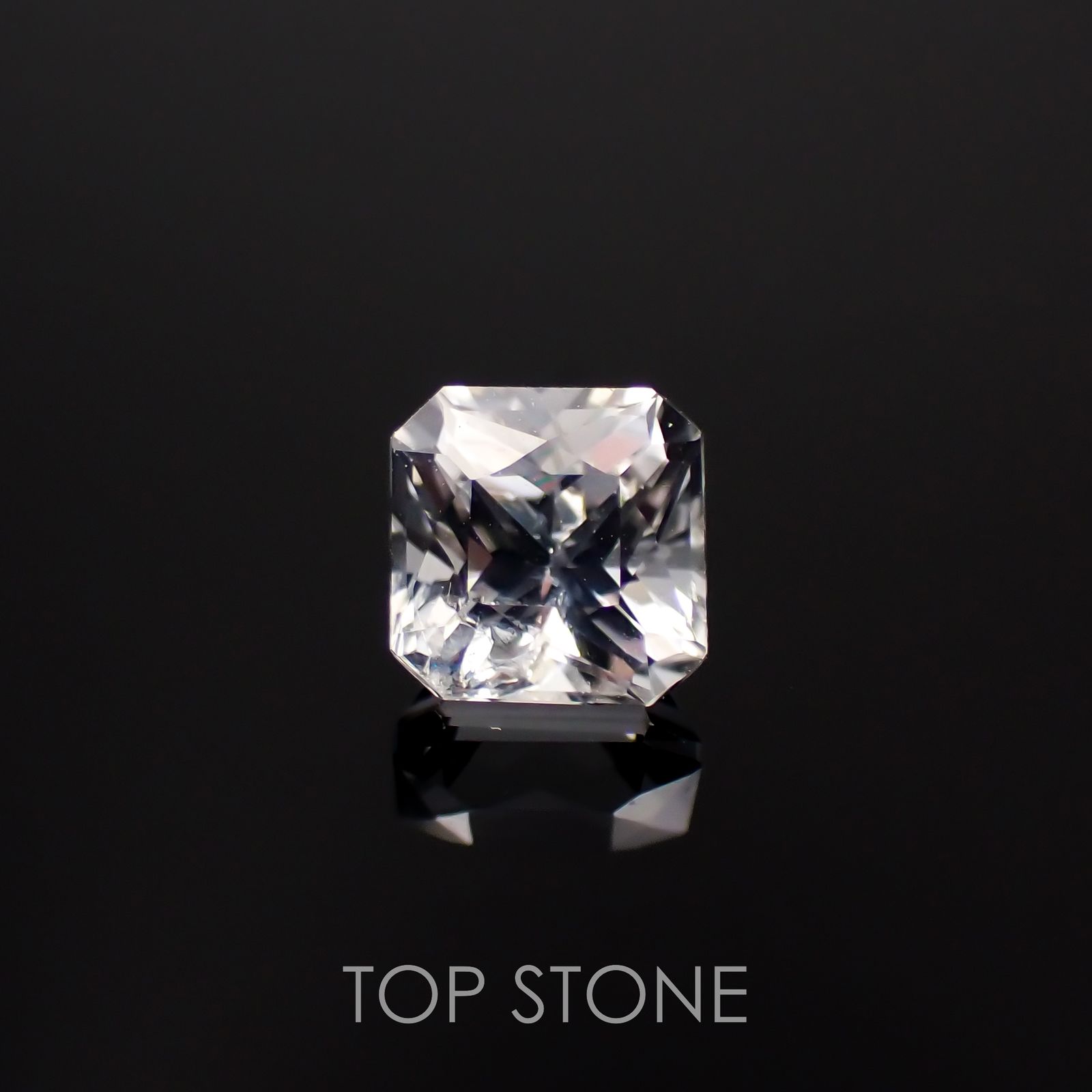 フェナカイト(宝石名フェナカイト)マダガスカル/ブラジル産 0.87ct 識別済[221119138]5.3x5.3mm前後