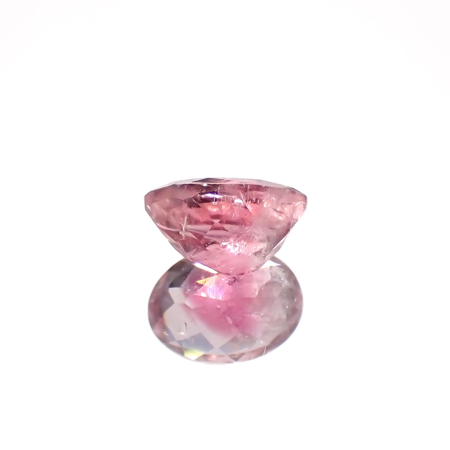 ピンククリスタルトルマリン(宝石名ピンク・トルマリン)コンゴ民主共和国産 1.44ct 識別済[230823228]8.1x6.1mm前後
