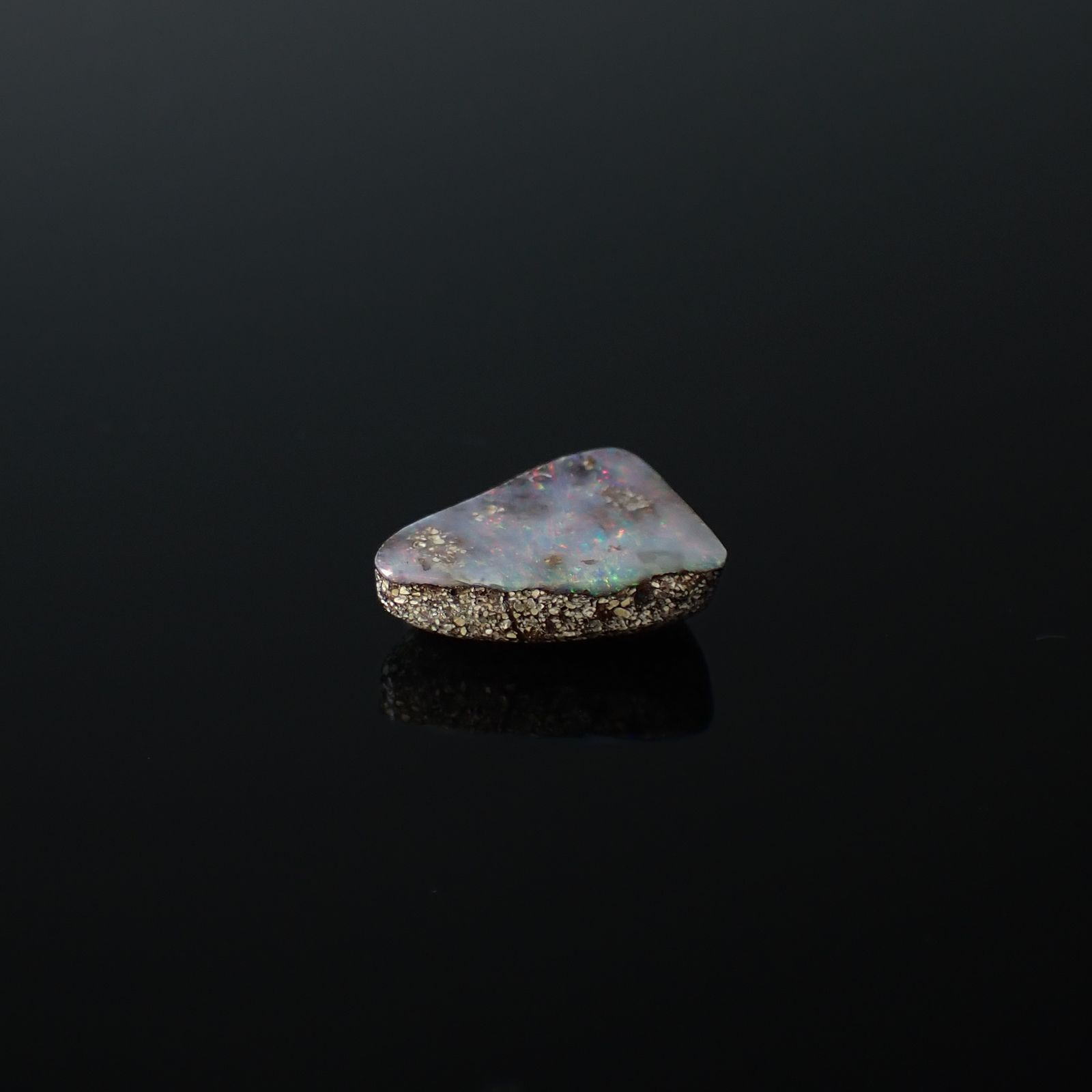 ボルダーオパール 原石磨き オーストラリア産 1.88ct[240226203]10.5x7.9mm前後