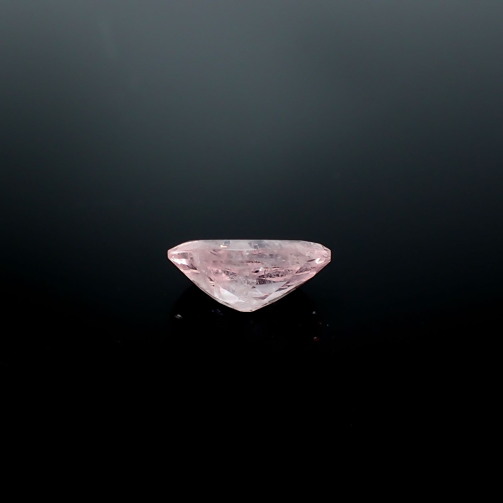 モルガナイト ブラジル産 5.59ct [250730872]14.3x10.6mm前後