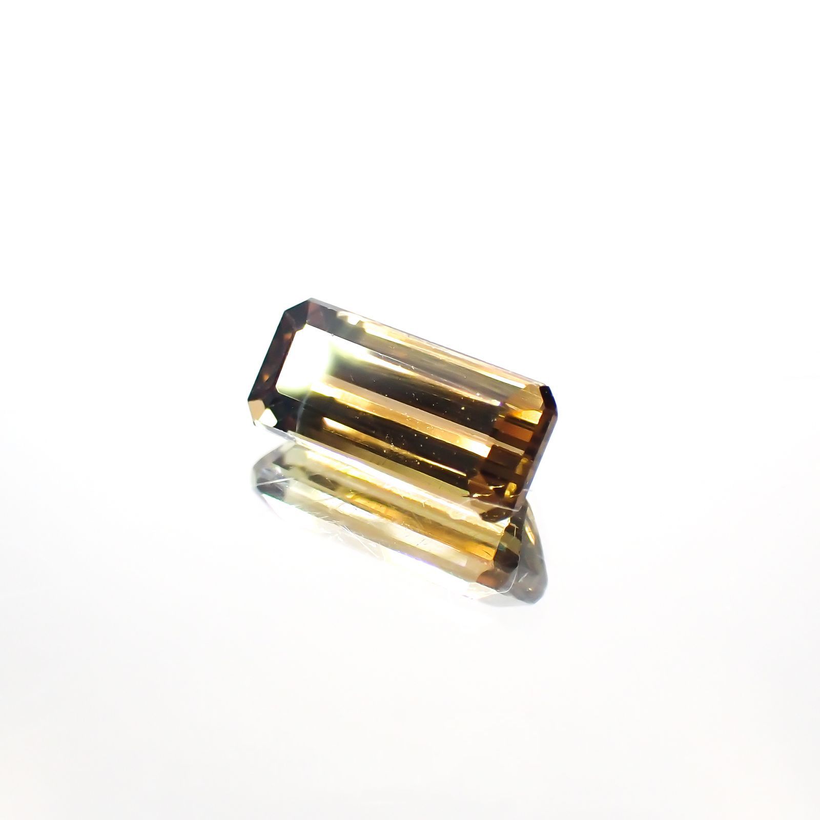 バイカラークリソベリル(宝石名バイカラー・クリソベリル)マダガスカル産 0.70ct 識別済[220114198]7x3.2mm前後