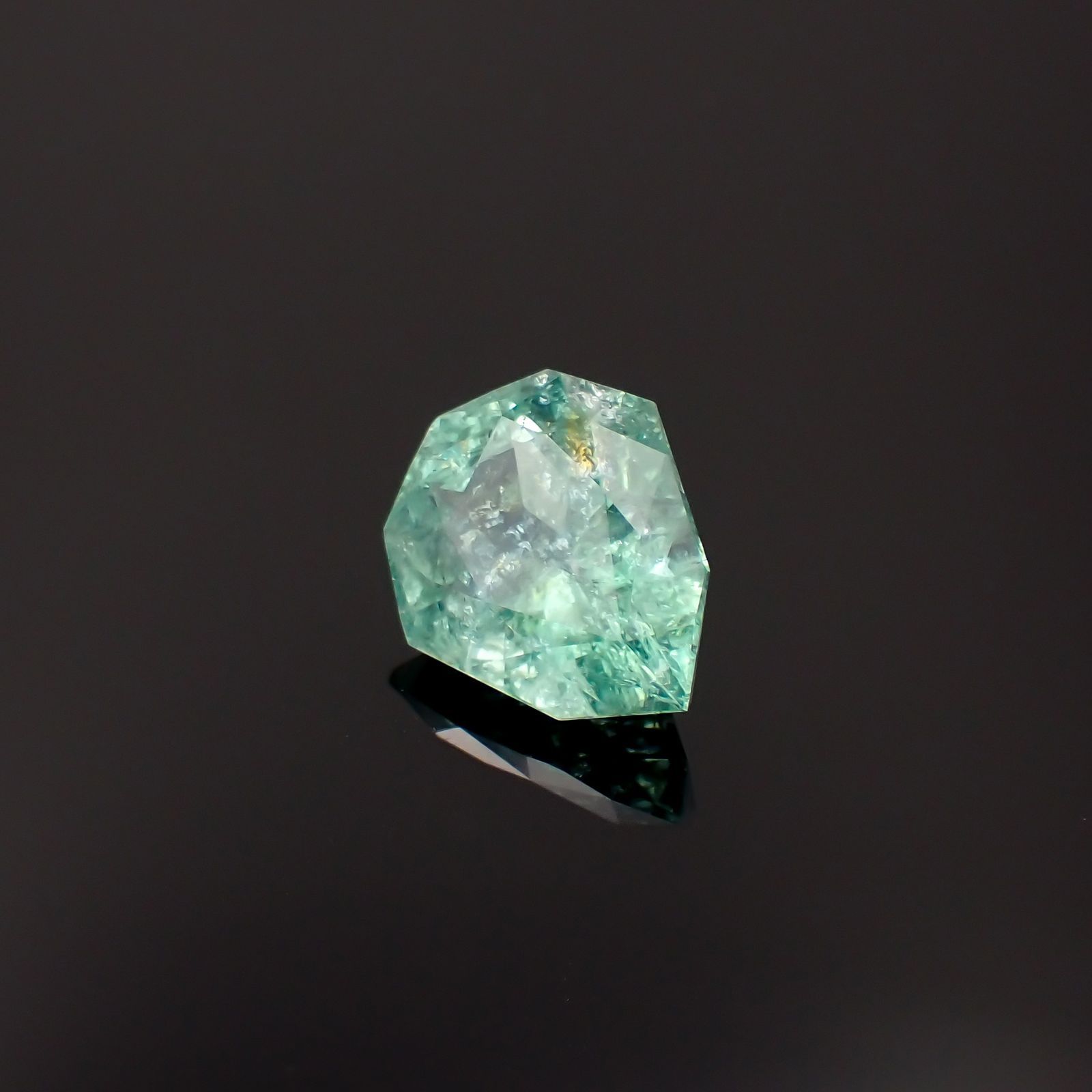 ◇カスタムカット◇パライバトルマリン モザンビーク産 6.53ct / 14.2x12.1mm前後 [230622509]