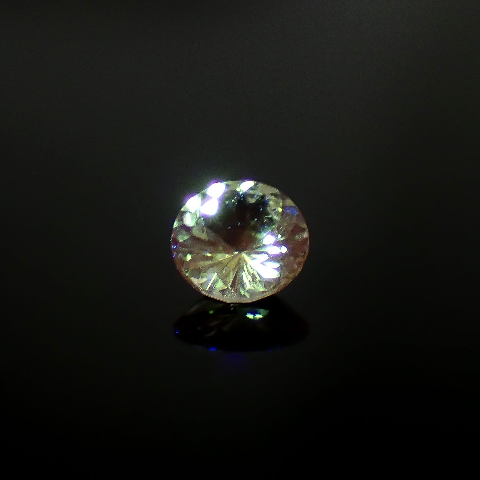 ミントガーネット タンザニア産 0.40ct / 4.8x4.8mm前後 [260932683]