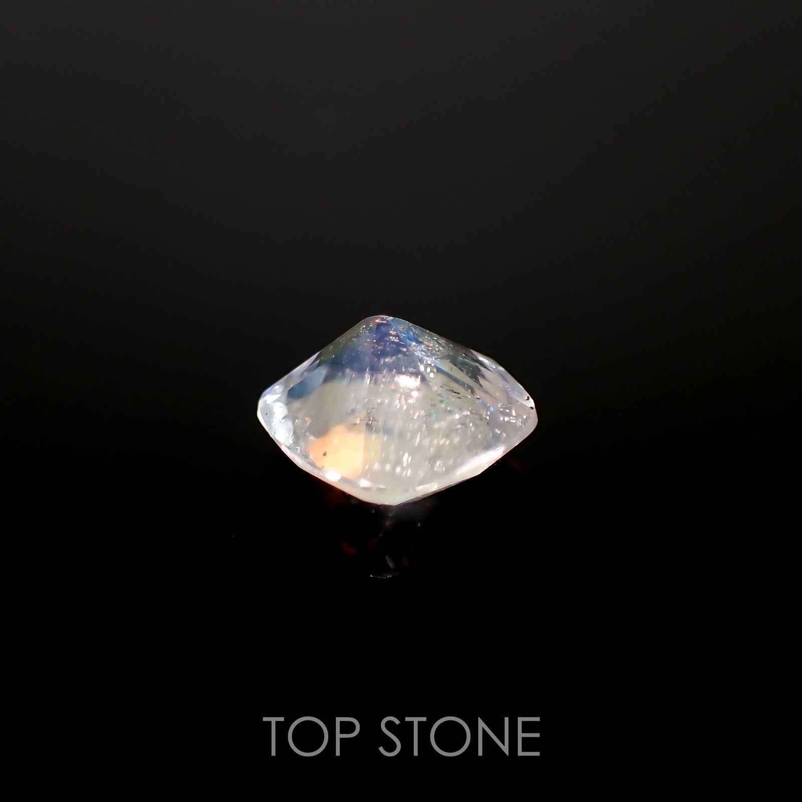 レインボームーンストーン(宝石名ラブラドライト)タンザニア産 1.08ct 識別済[220115459]6.7x6.6mm前後