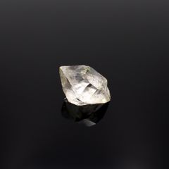オイルインクォーツ原石 パキスタン産 5.69ct / 13.9x11.1mm前後 [231224721]