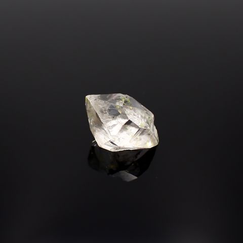 オイルインクォーツ原石 パキスタン産 5.69ct / 13.9x11.1mm前後 [231224721]