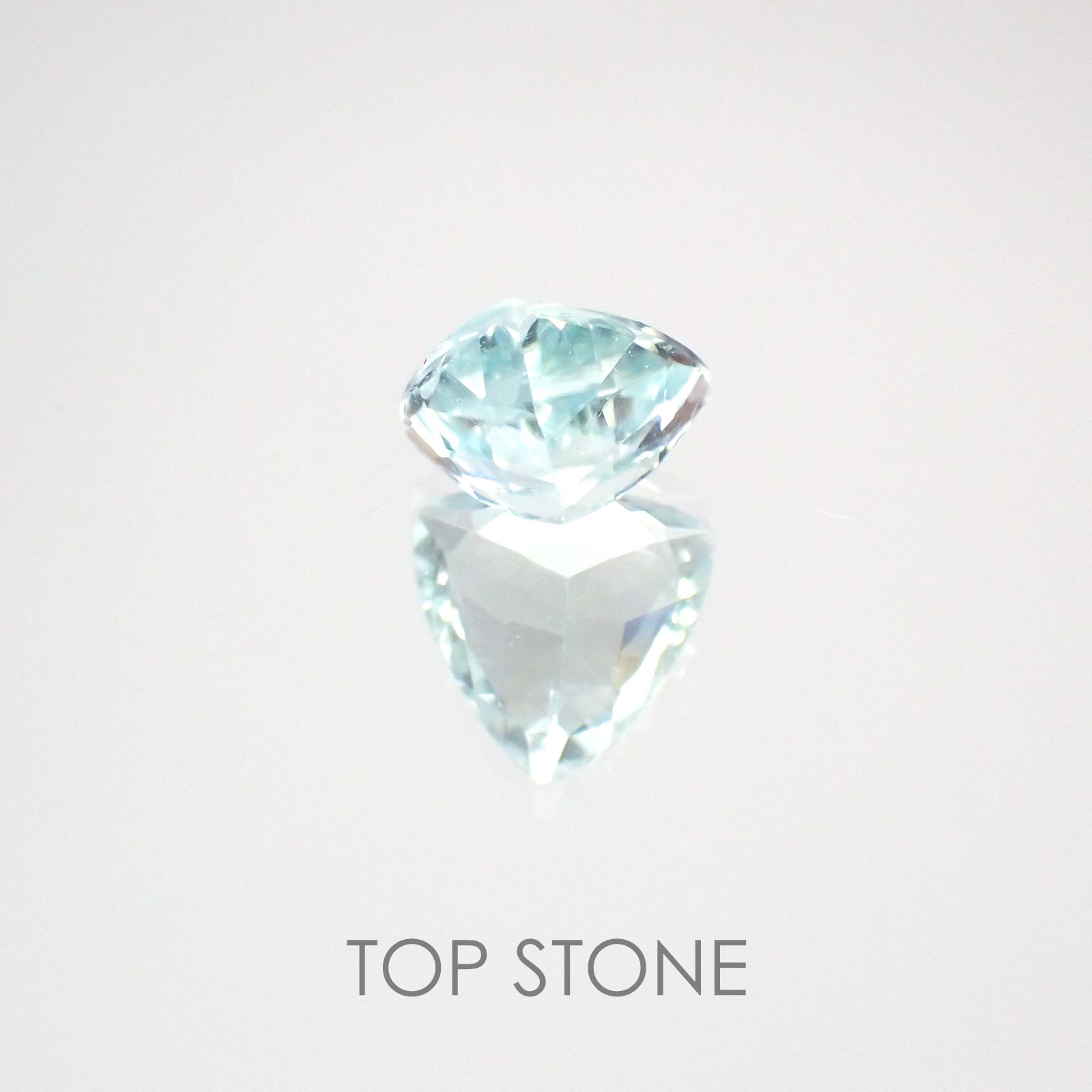 アンブリゴナイト/モンテブラサイト マダガスカル産 ルース 0.9ct[21018018]6.5×6.5mm前後