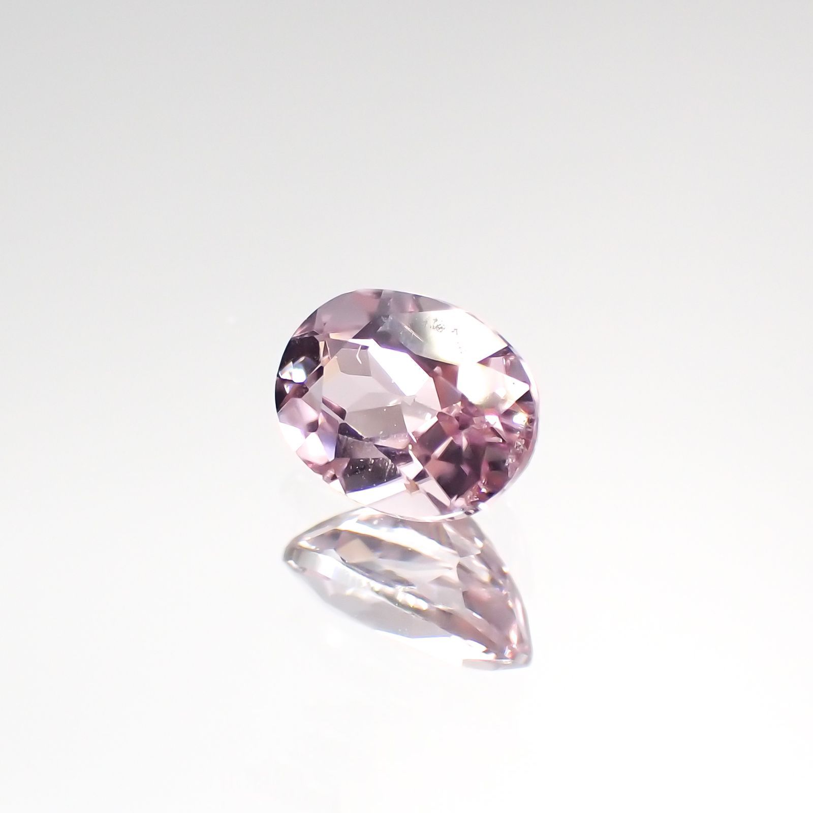 ピンクダイアスポア(宝石名ダイアスポア) アフガニスタン産 0.48ct 識別済[210912432]5.6×4mm前後