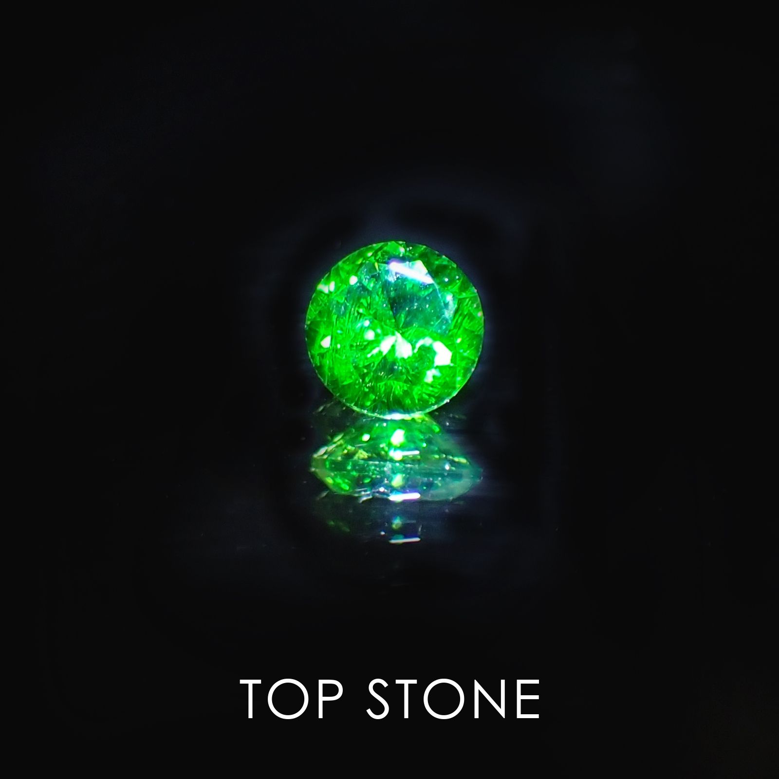 デマントイドガーネット(宝石名デマントイド・ガーネット)  ロシア産 0.174ct ソ付(彩珠)[210410515]3.3×3.3mm前後