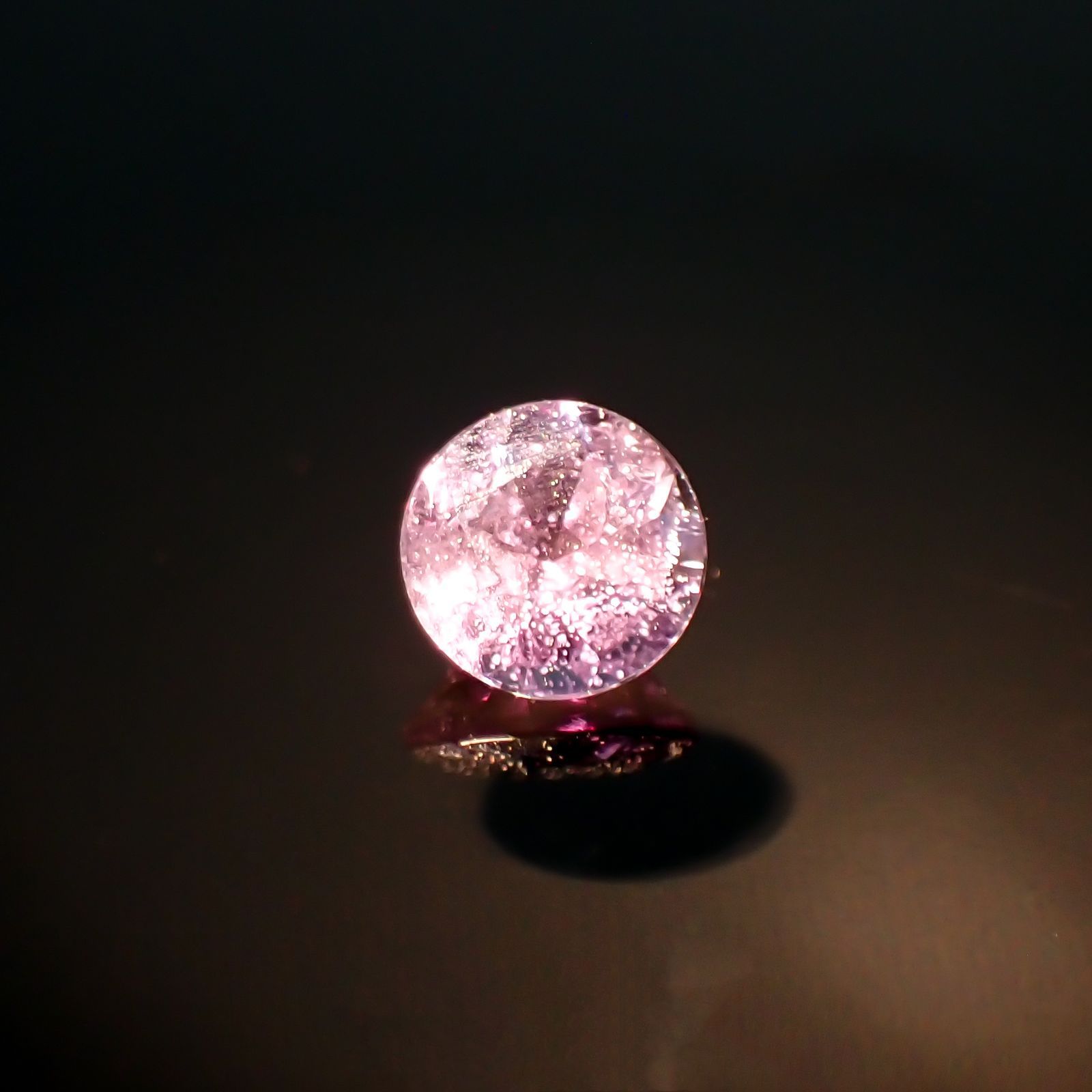 アレキサンドライト(宝石名アレキサンドライト)ブラジル産/EmeraldMains社製 0.084ct ソ付(彩珠)[220516018]2.7x2.7mm前後
