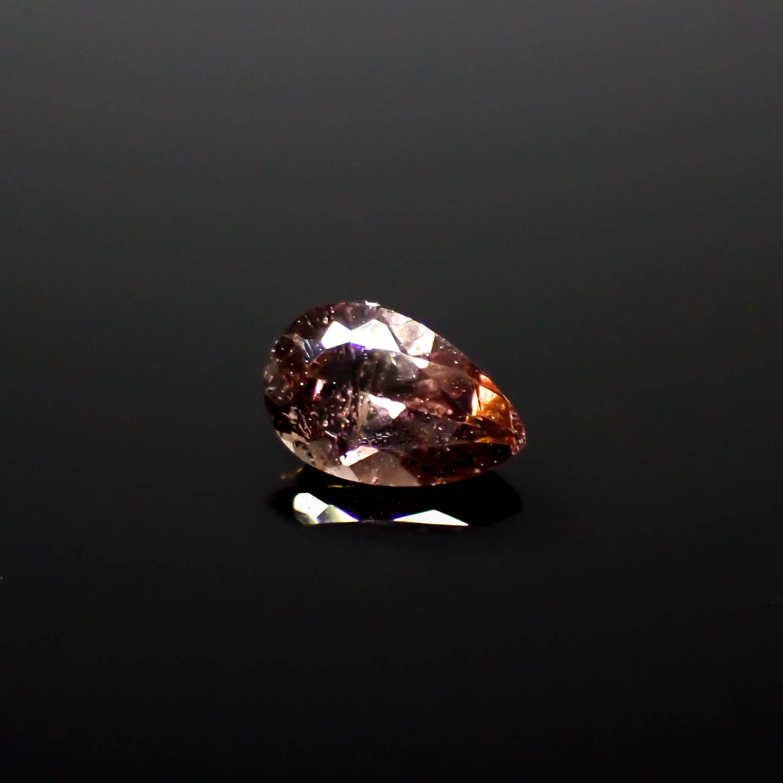 アキシナイト パキスタン産 0.37ct[240628147]5.8x3.6mm前後