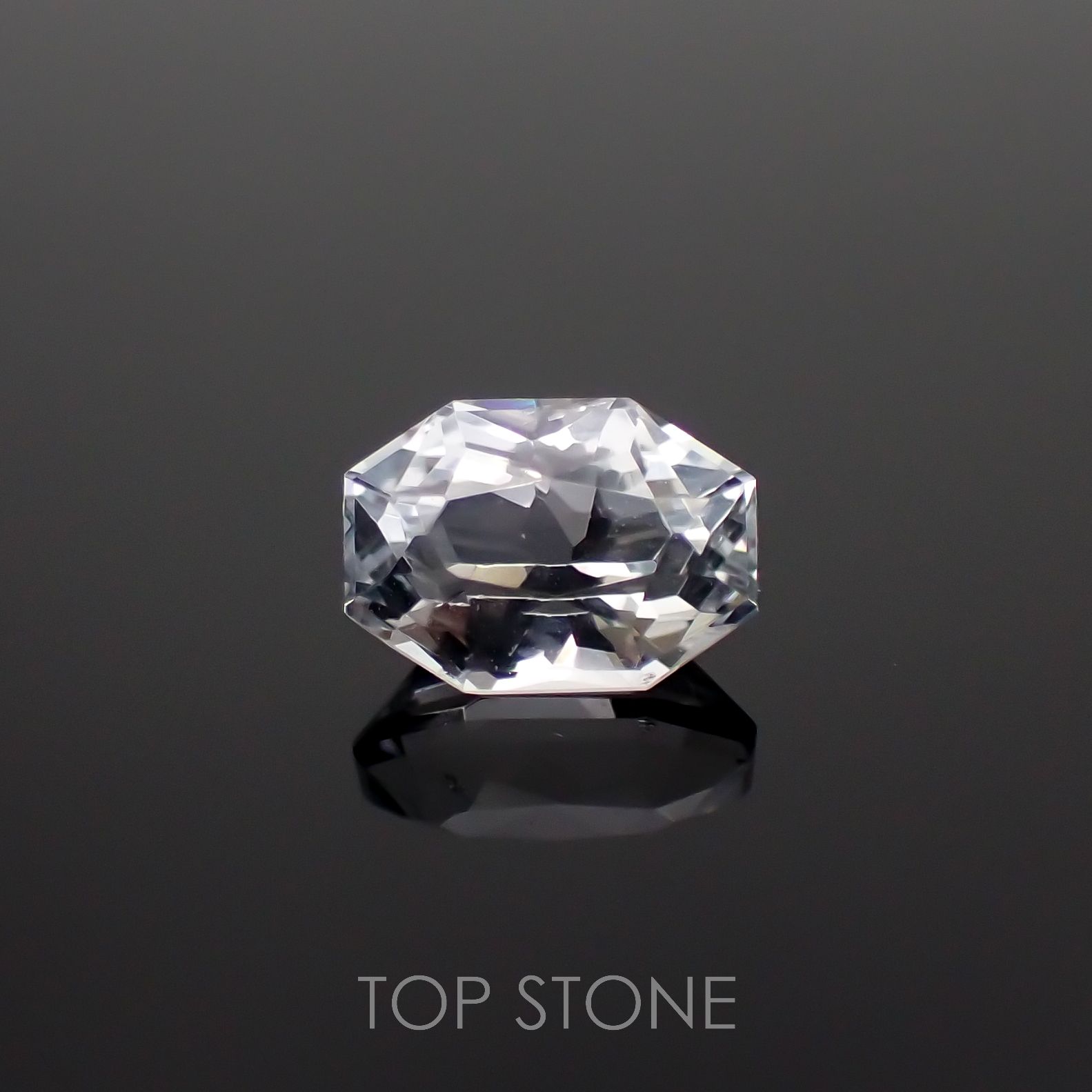 ◇カスタムカット◇セレスタイト(宝石名セレスタイト)マダガスカル産 1.385ct ソ付(彩珠)[221018689]7.3x5.2mm前後
