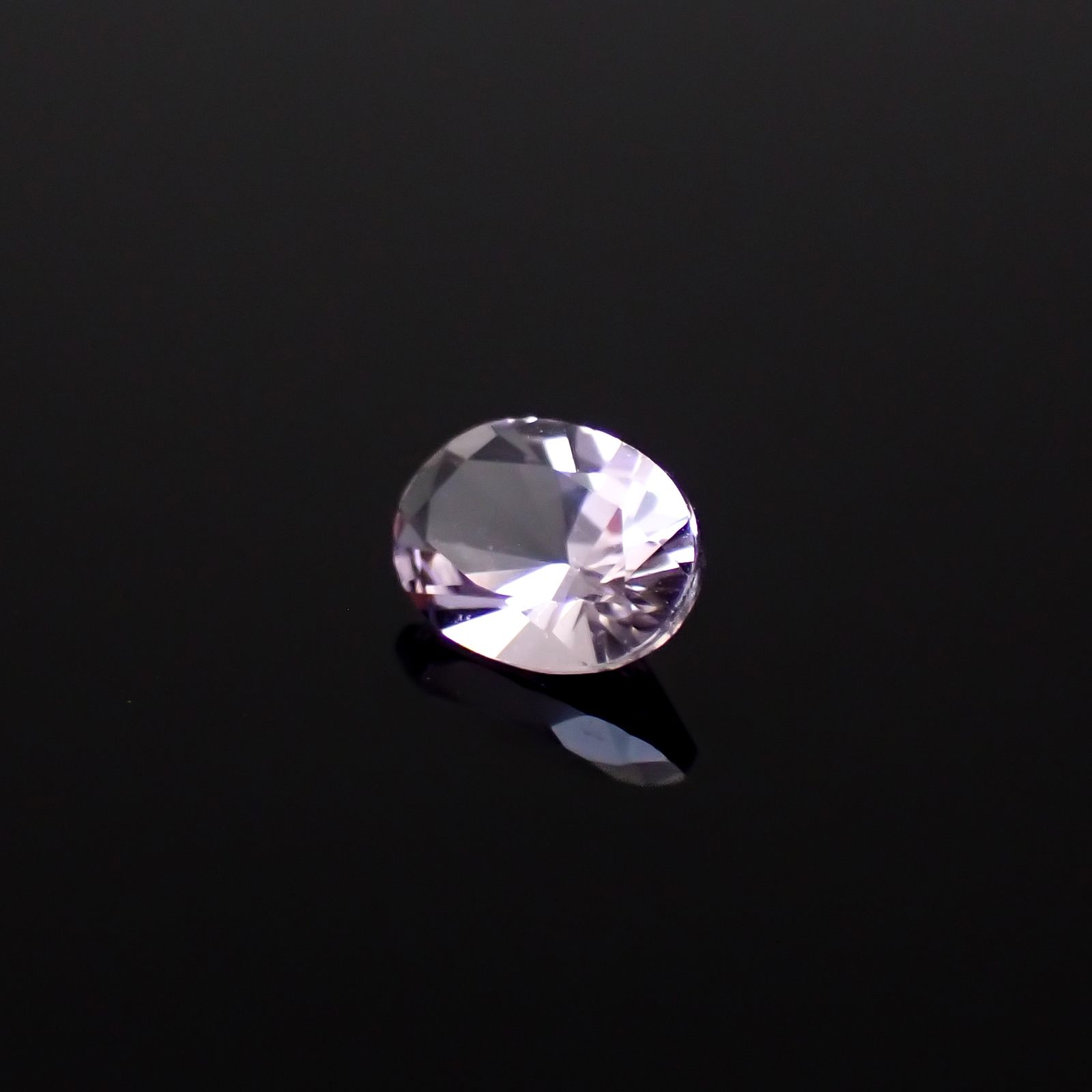マリアライト(宝石名スキャポライト)スリランカ産 0.42ct 識別済[250330052]6.1x4.4mm前後