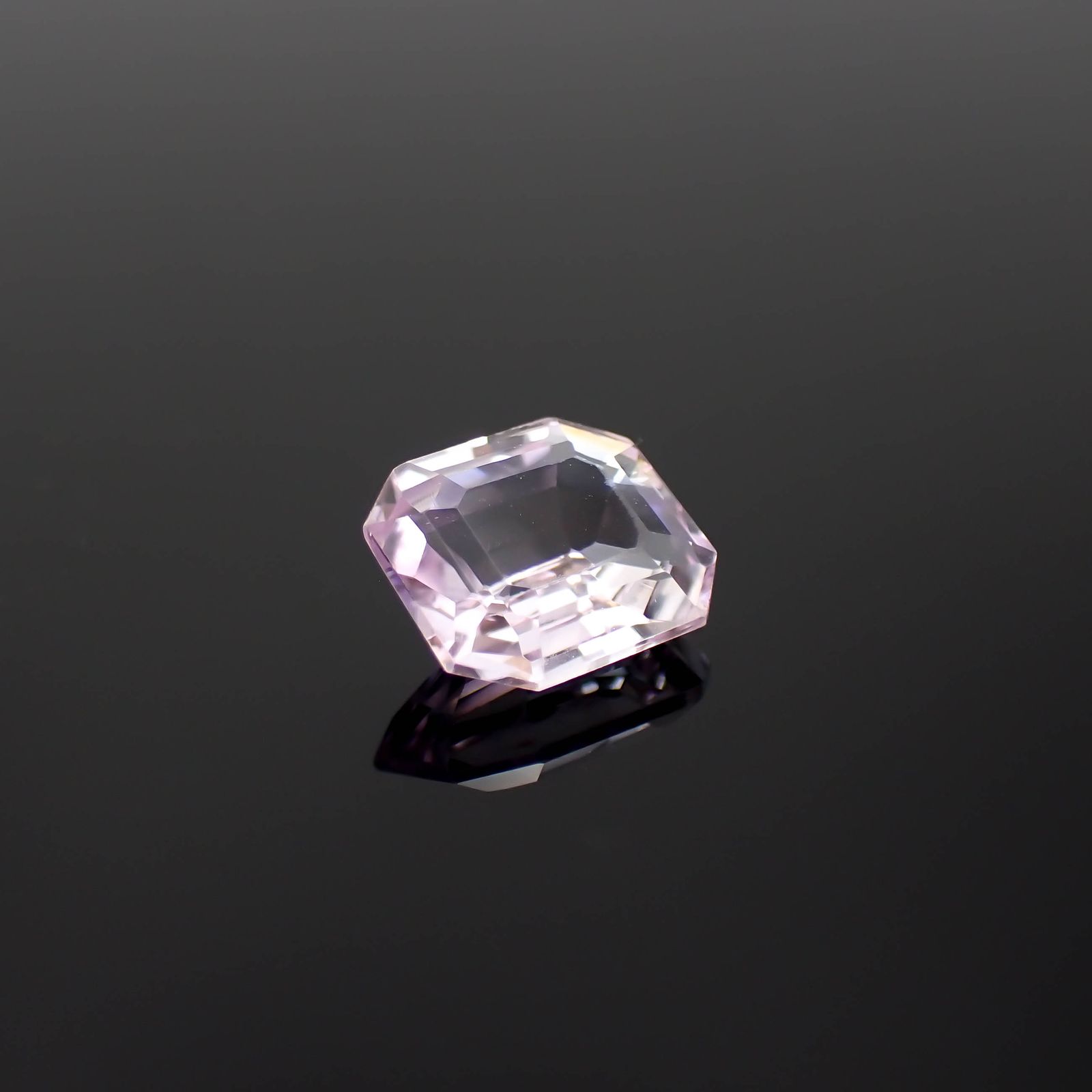 クンツァイト アフガニスタン産 3.27ct[230722931]9.9x8.3mm前後