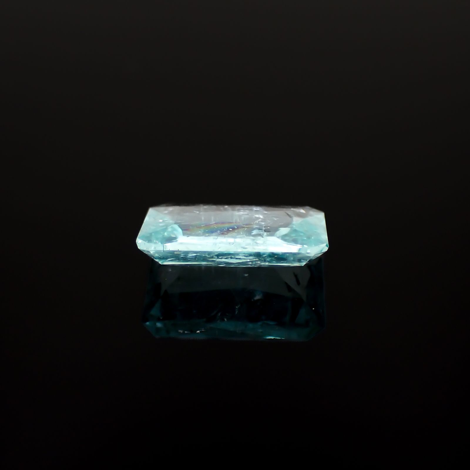 パライバトルマリン(宝石名トルマリン/別名パライバ・トルマリン)モザンビーク産 2.283ct ソ付(宝貴協)[230421880]10.92x7.59mm前後