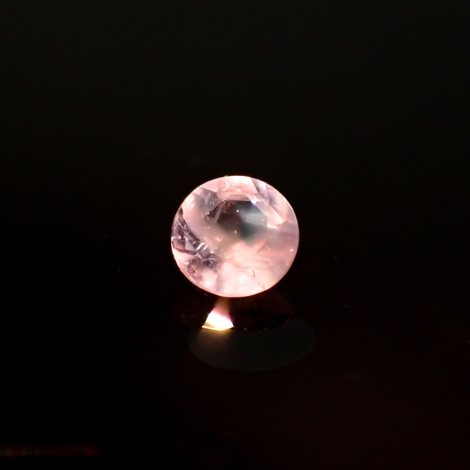 シルキーアレキサンドライト ブラジル・ミナスジェライス州ヘマチタ鉱山産 0.12ct [250129765]3x3mm前後
