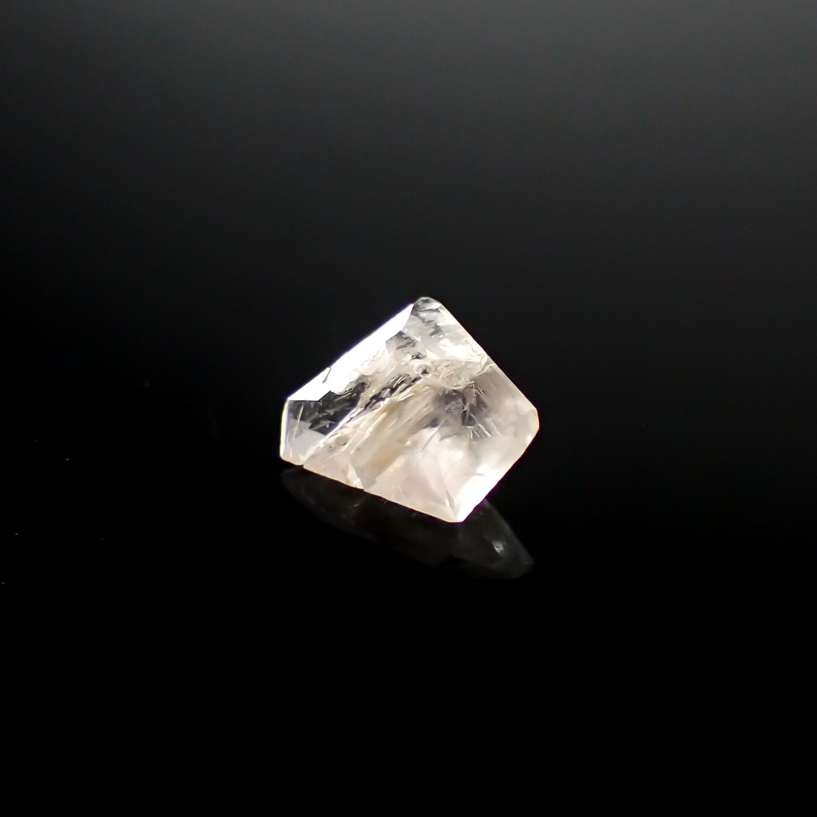 ◇カスタムカット◇ポードレッタイト(宝石名ポードレッタイト)ビルマ産 0.209ct ソ付(彩珠)[240628436]5.1x4.1mm前後