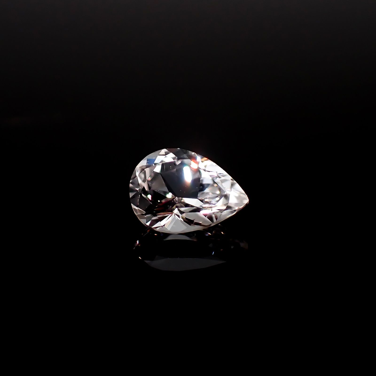 フェナカイト ロシア・マリシェボ鉱山産 0.79ct / 7.4x5.4mm前後 [260632433]
