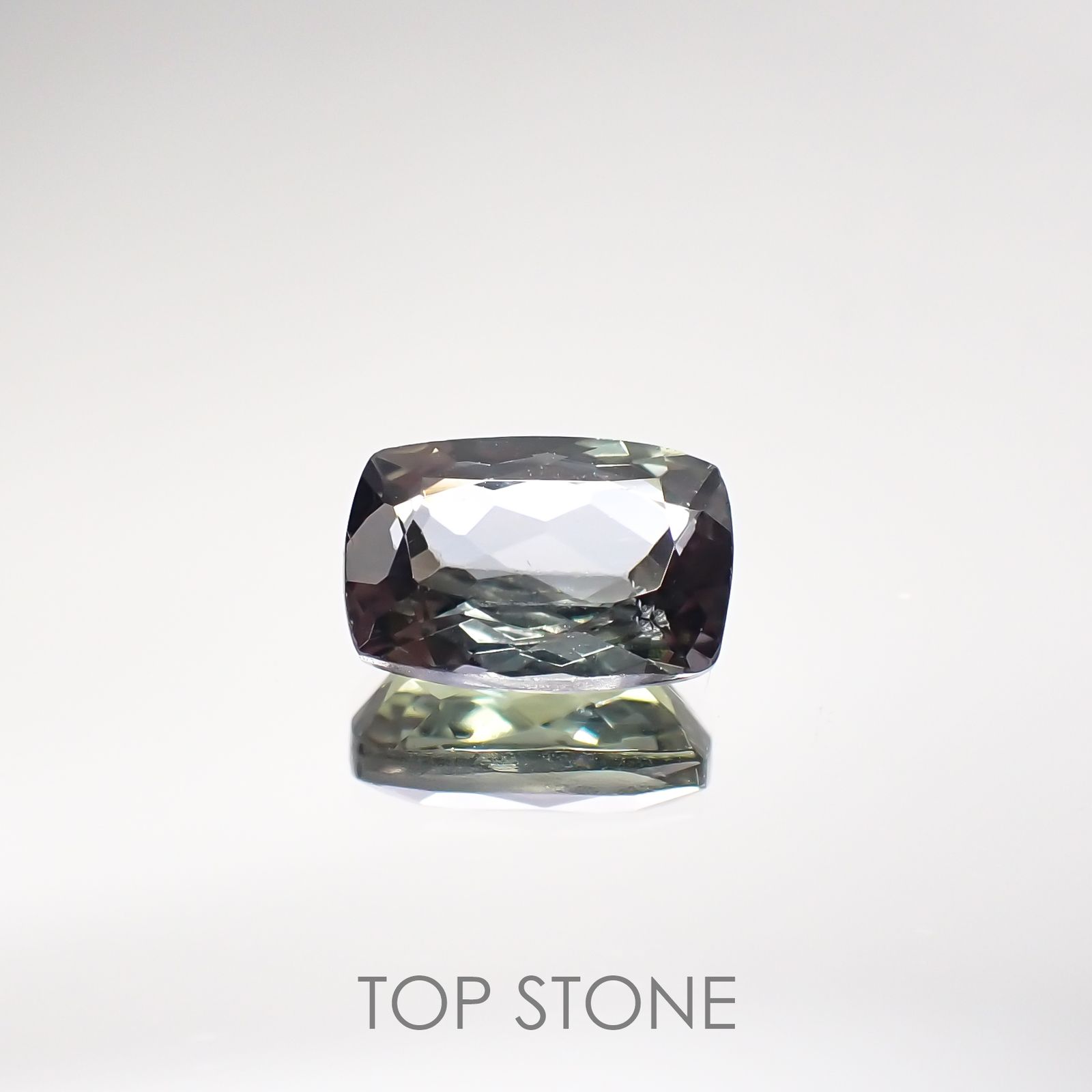 パーティカラータンザナイト(宝石名パーティカラード・ゾイサイト) タンザニア産 2.181ct ソ付(彩珠)[210711827]8.9×6.1mm前後