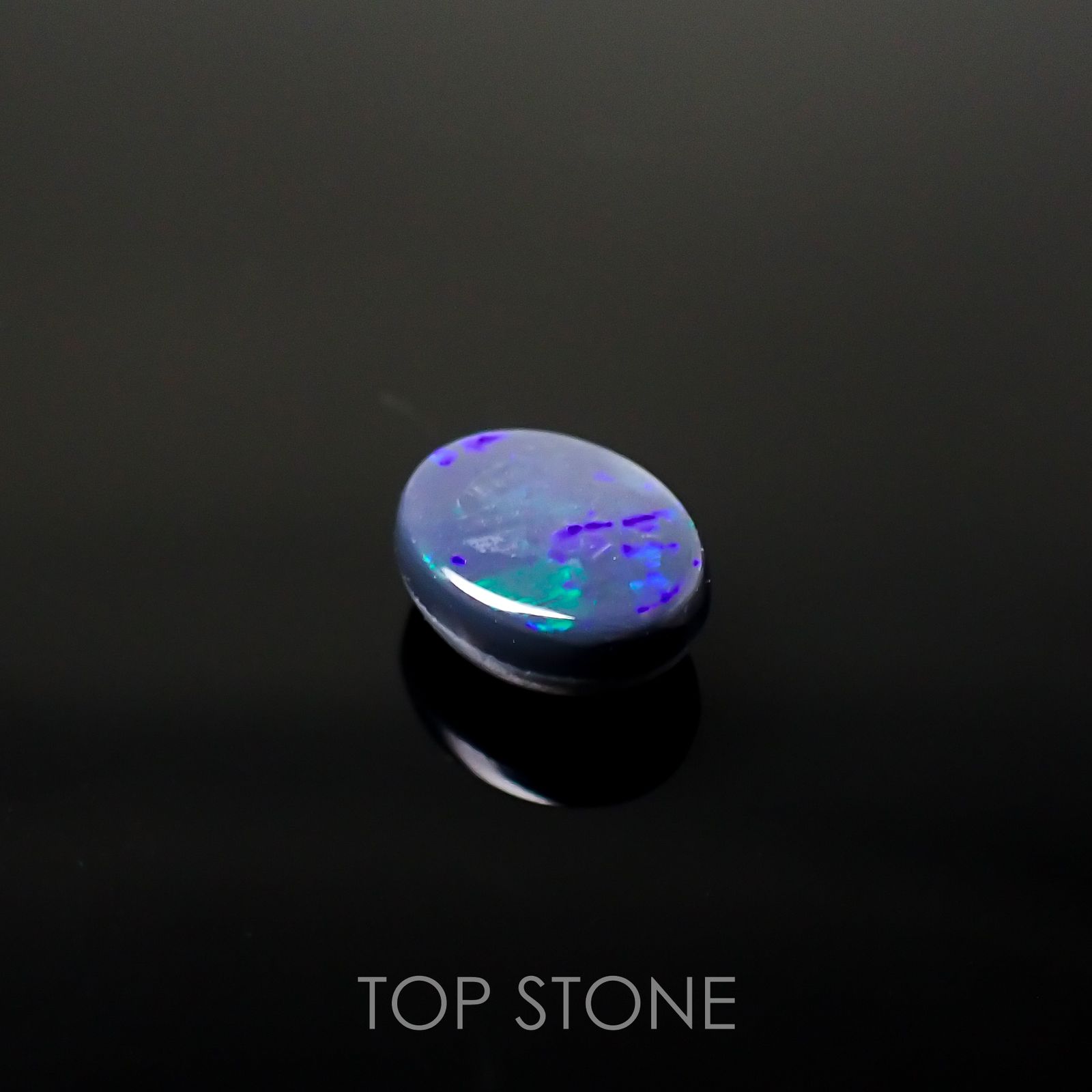 ブラックオパール(宝石名ブラック・オパール) オーストラリア産 1.698ct ソ付(彩珠)[210611318]8.9×7.1mm前後