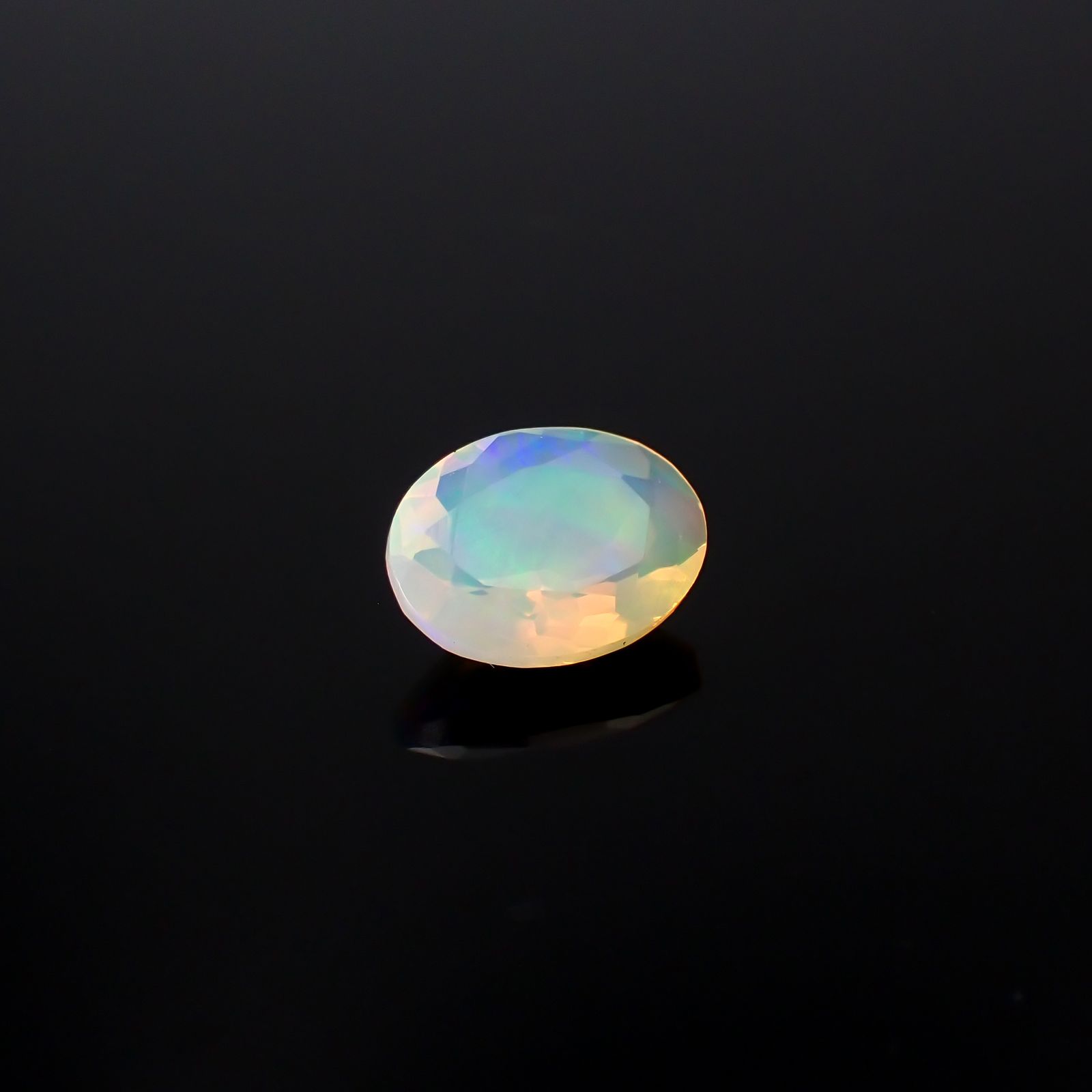 エチオピアオパール エチオピア産 0.73ct[240125318]8.1x6.2mm前後