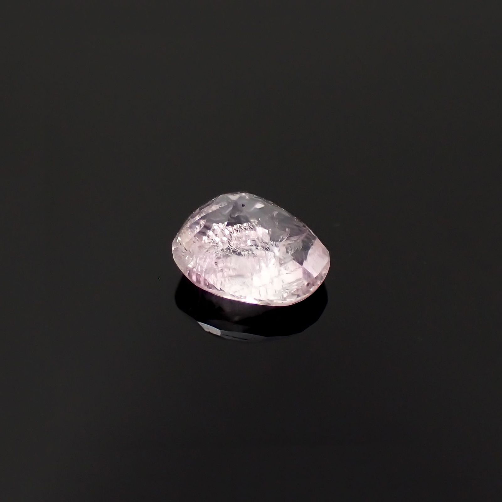 ポードレッタイト(宝石名ポードレッタイト)ビルマ産 ソ付(彩珠) 0.304ct / 4.9x3.9mm前後 [230421438]