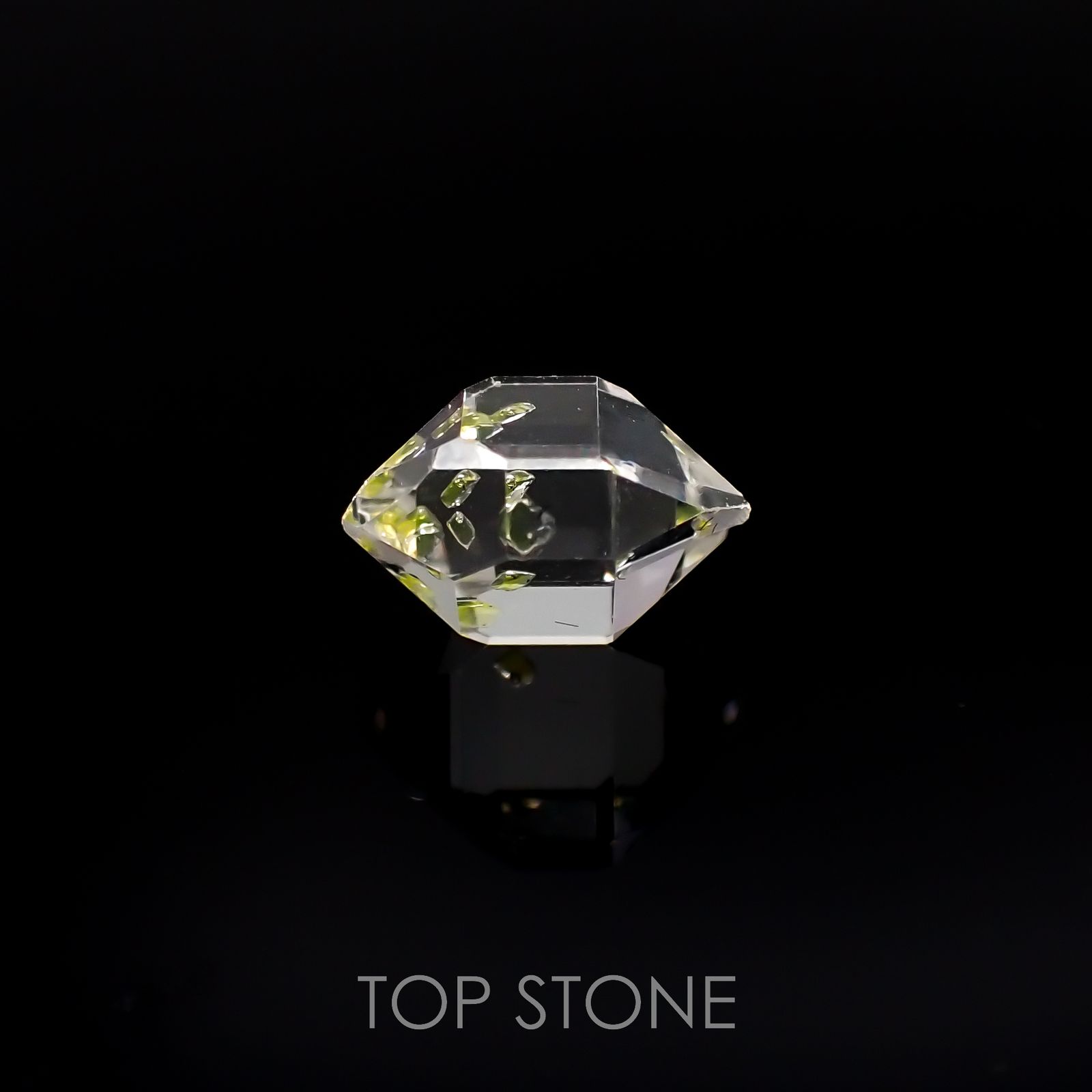 オイルインクォーツ 原石 パキスタン産 2.00ct[220917864]9.3x7.4mm前後