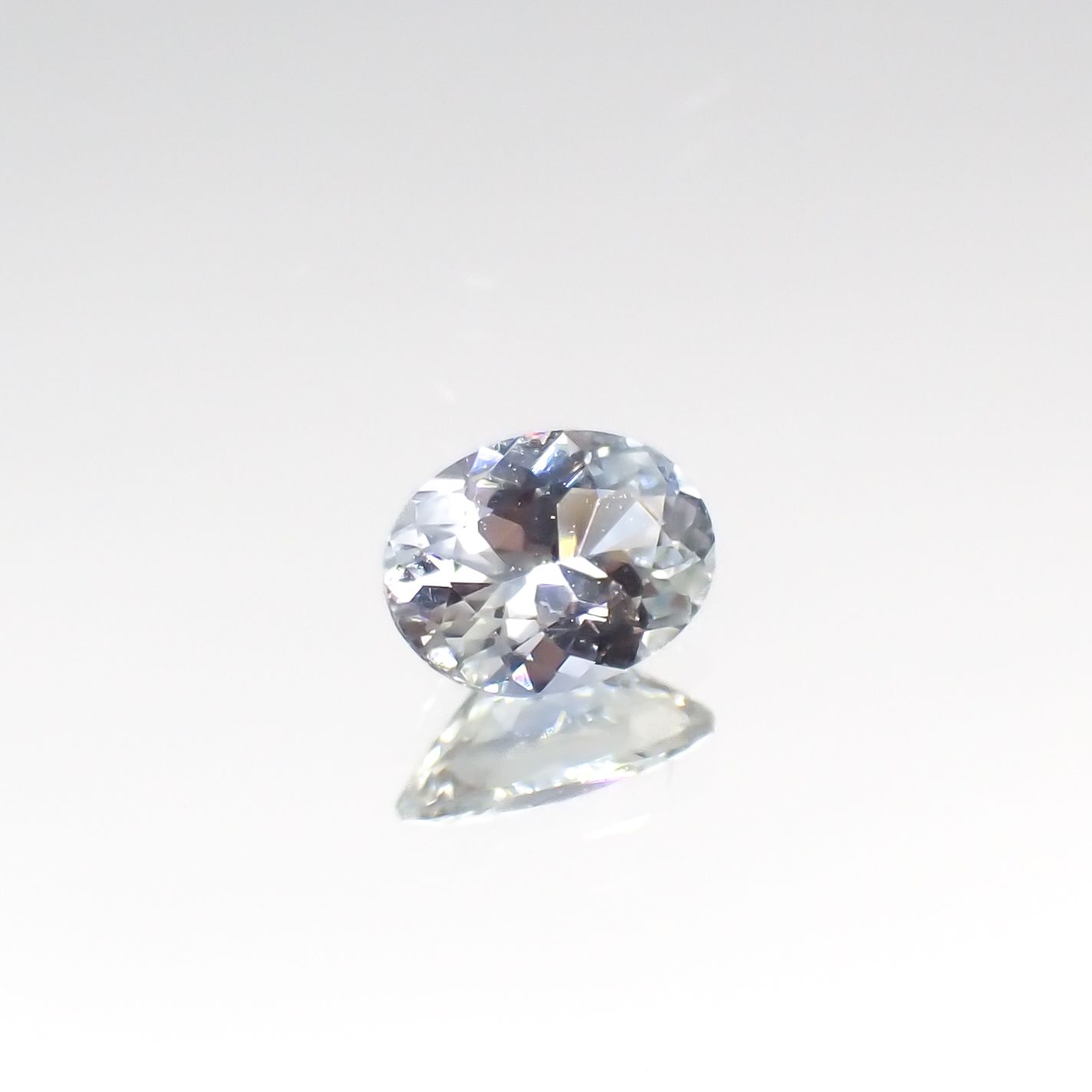 アイスブルーサファイア(宝石名サファイア)スリランカ/マダガスカル産 0.35ct 識別済[230421398]5x3.8mm前後