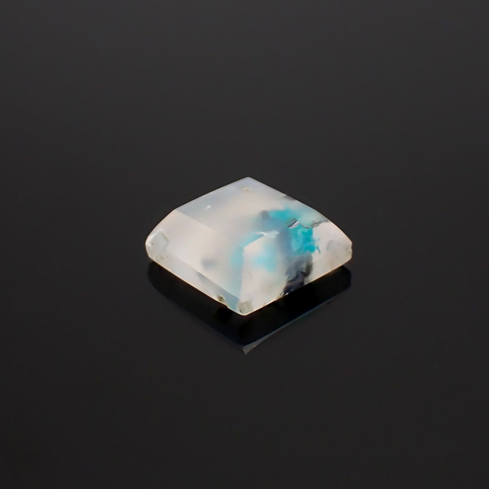 コッパークリソコラインカルセドニー インドネシア産 3.58ct / 9.2x9.2mm前後 [260932794]