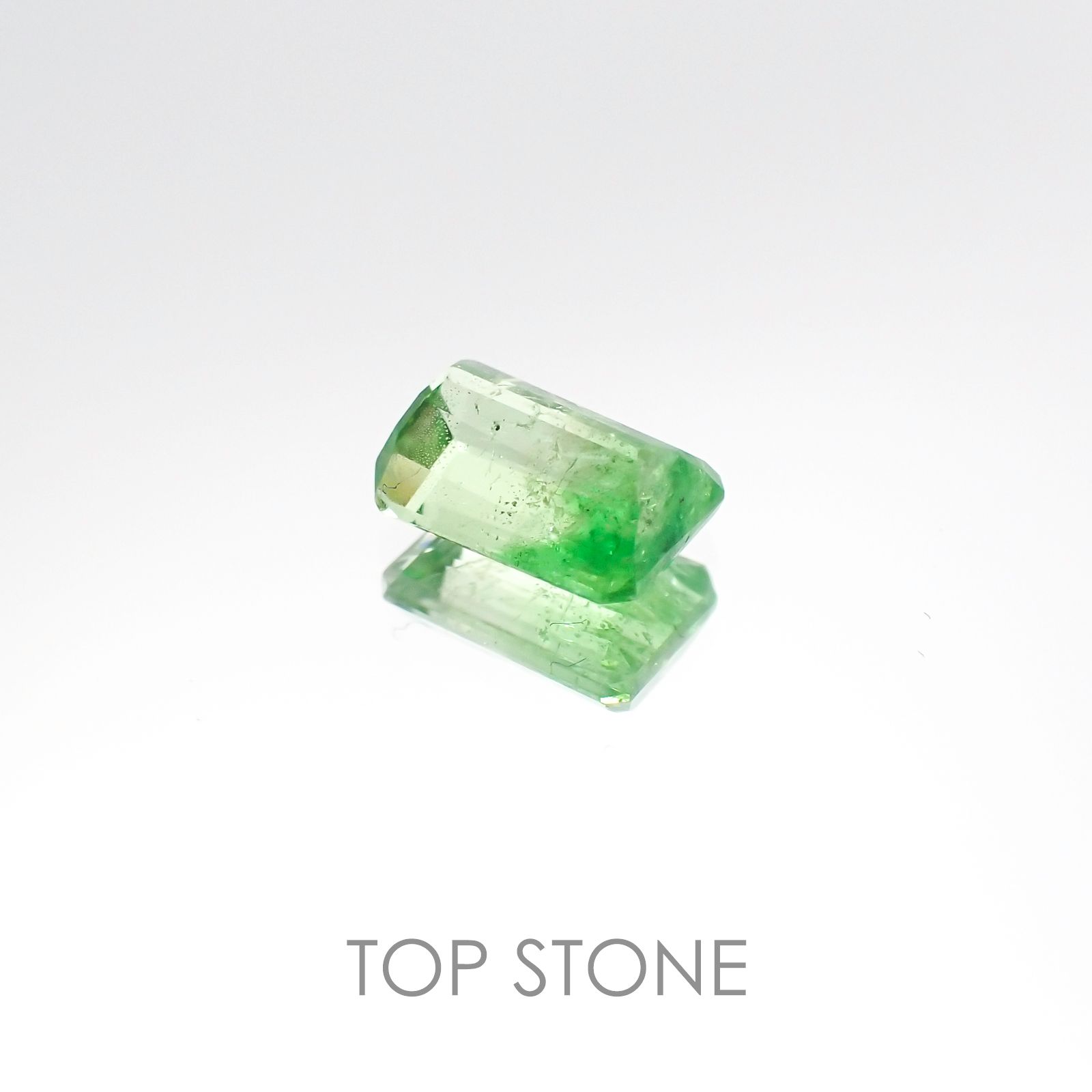 バイカラーツァボライト タンザニア産 ルース 1.22ct[20106524]6.9×4.8mm前後 | TOP STONE(トップストーン)