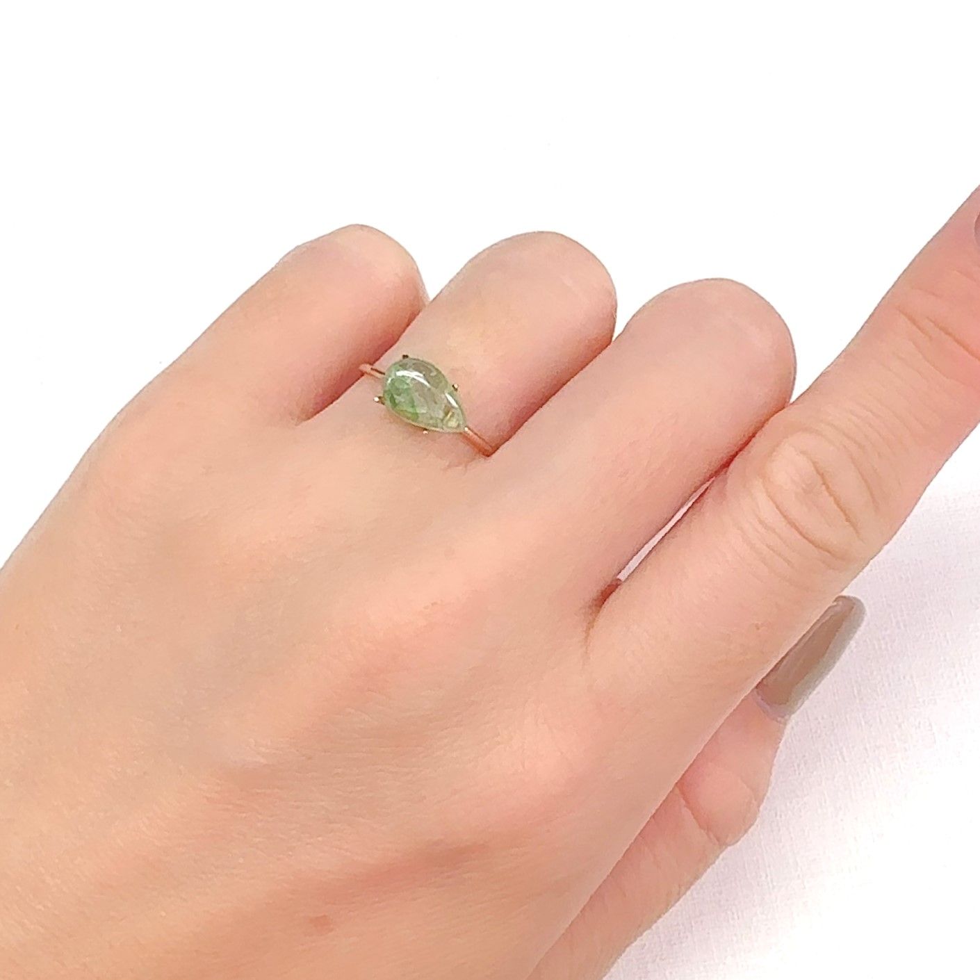 バイカラーツァボライト(宝石名グリーン グロッシュラー・ガーネット)タンザニア産 1.76ct 識別済[240928889]10x6.2mm前後