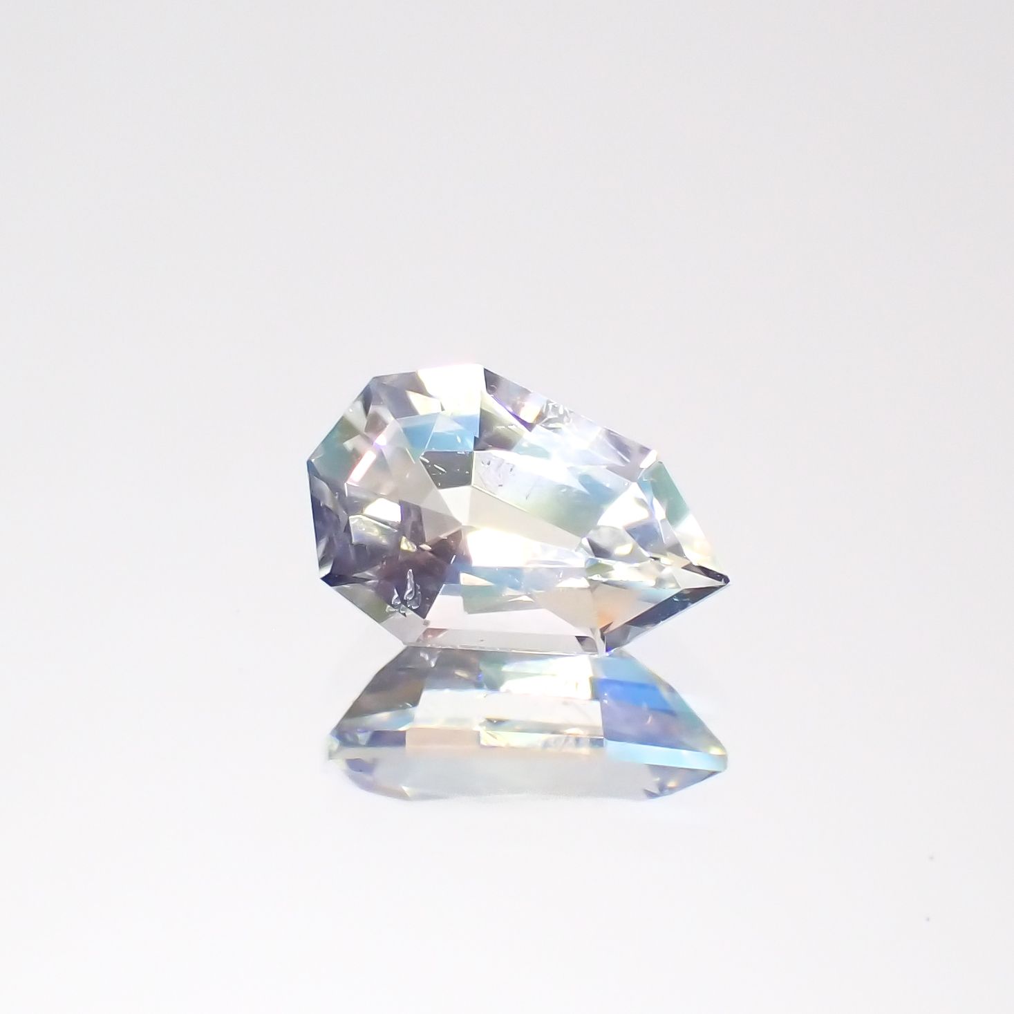 ◇カスタムカット◇レインボームーンストーン マダガスカル産 0.42ct[230923430]6.4x4.1mm前後