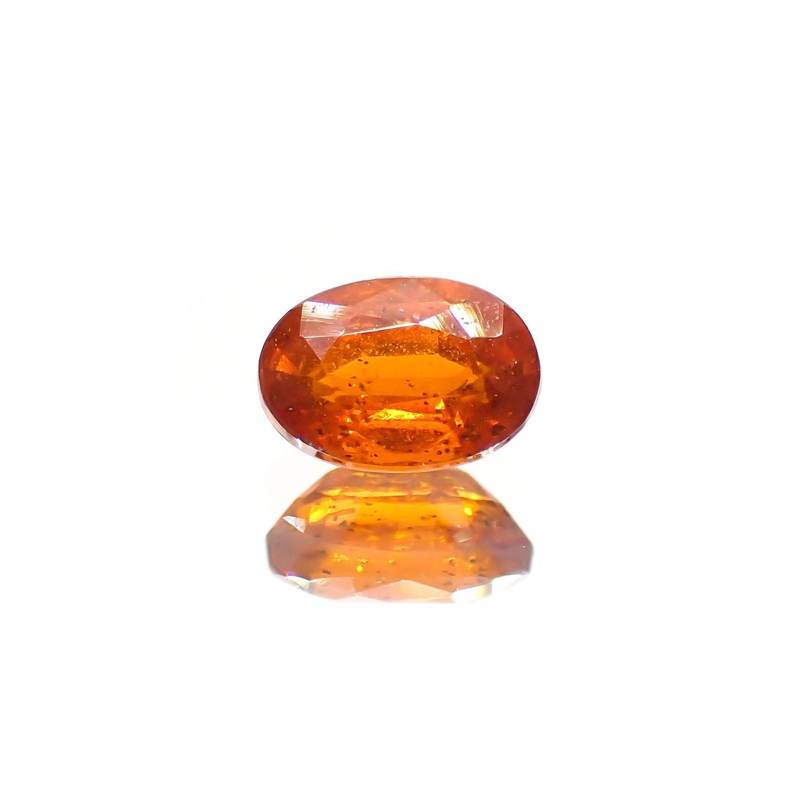 オレンジカイヤナイト(宝石名カイヤナイト) ネパール産 0.74ct 識別済[210310582]6.1×4mm前後