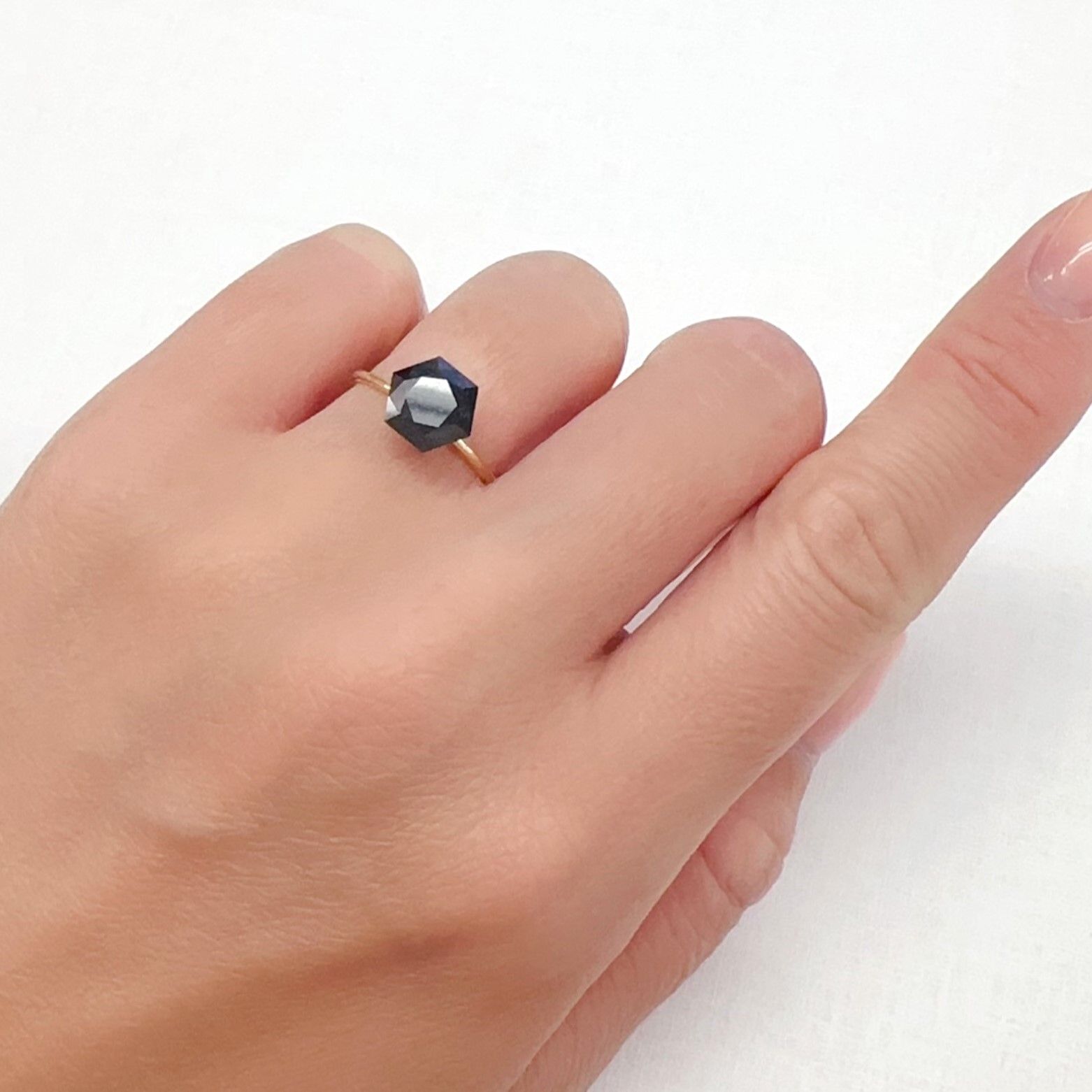 ◇ヘキサゴンカット◇モリオン チベット産 1.99ct[240427366]7.8x7.8mm前後