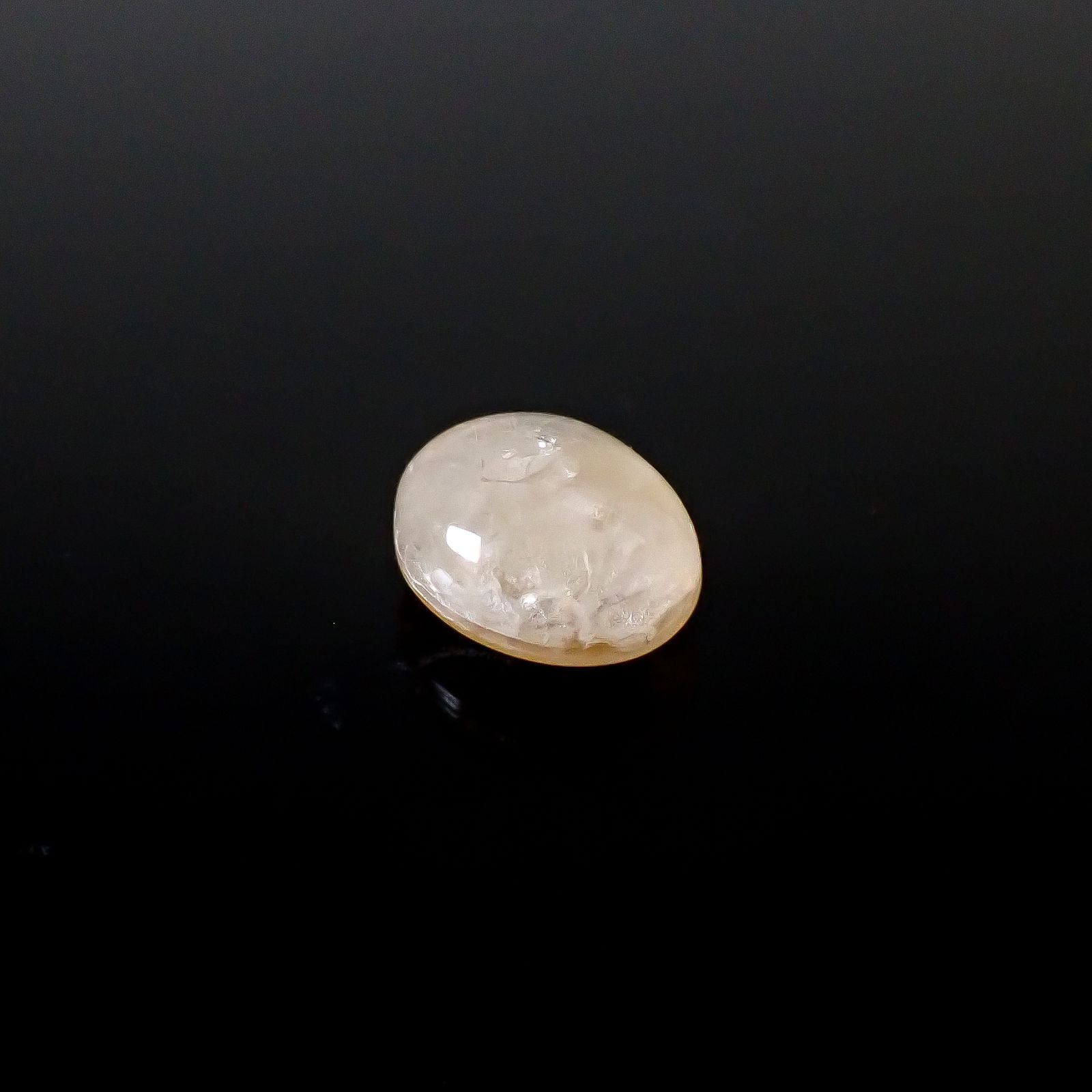北海道石(北海道オパール) 北海道河東郡鹿追町然別産 2.10ct [250530389]9.2x7.4mm前後
