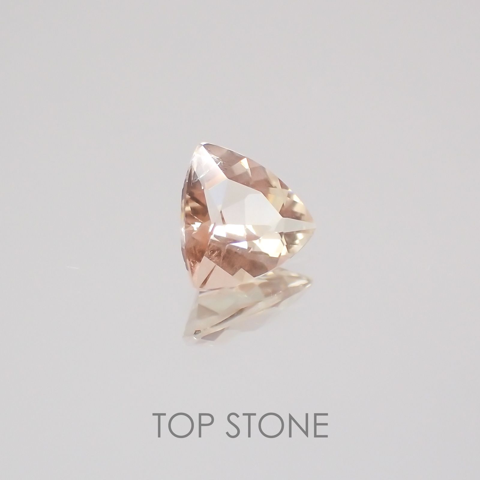 オレゴンサンストーン アメリカ産 ルース 0.38ct[21018890]4.9×4.9mm前後