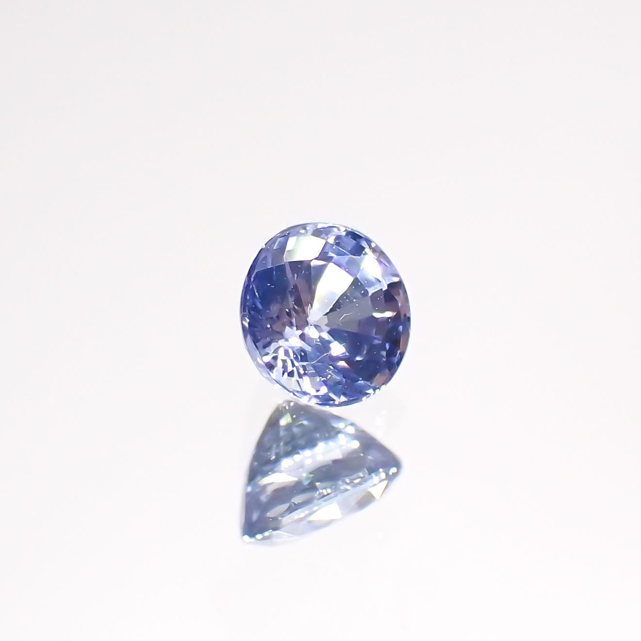 アイスブルーサファイア(宝石名サファイア)スリランカ/マダガスカル産 0.44ct 識別済[220515965]4.2x4.1mm前後