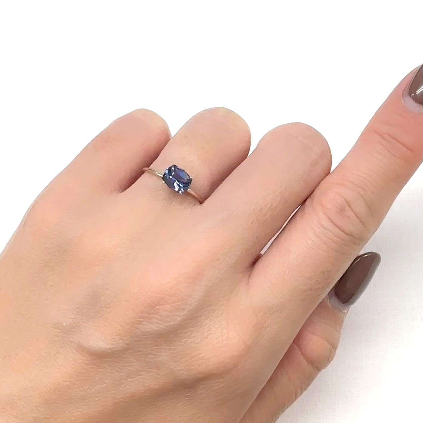 ◇カスタムカット◇バイカラータンザナイト 非加熱 タンザニア産 0.87ct [241029371]6.9x5.5mm前後